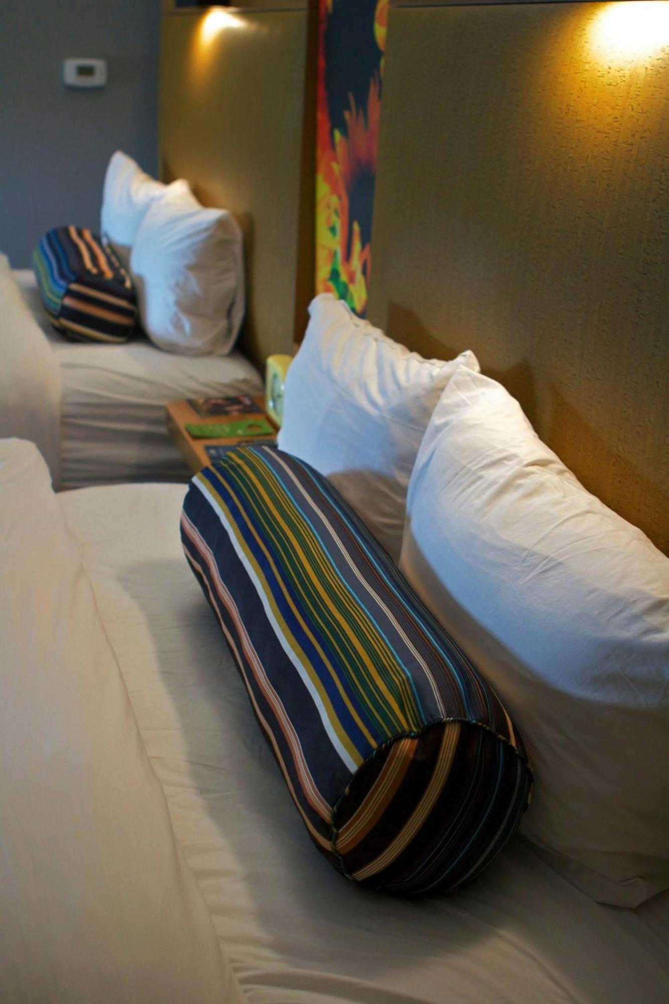 Aloft, Guest room, 2 Queen,1631560905:JPEG