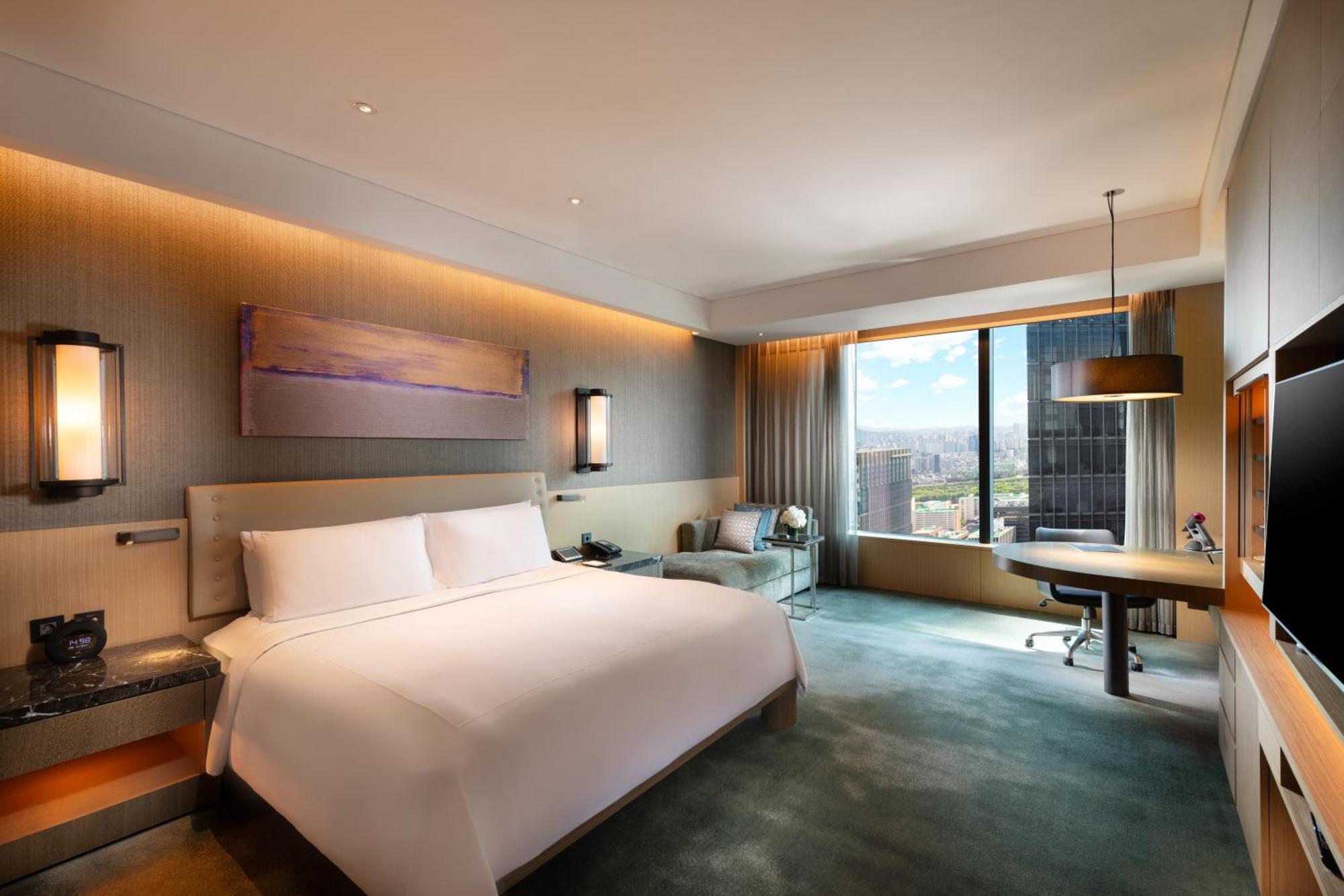 Executive King Room One King Bed City View,1603743855:JPEG