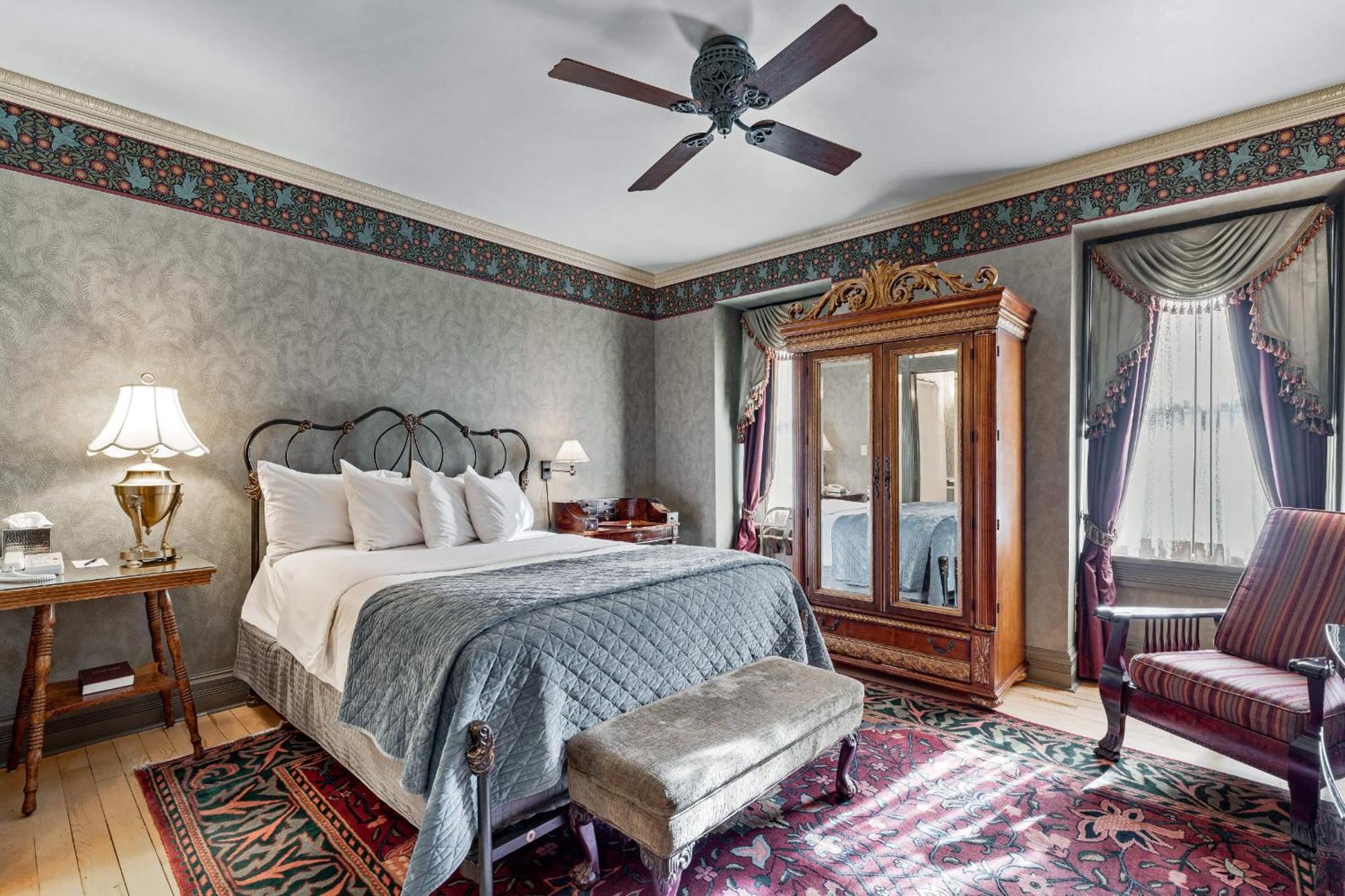 Queen Deluxe Room,1641741234:JPEG