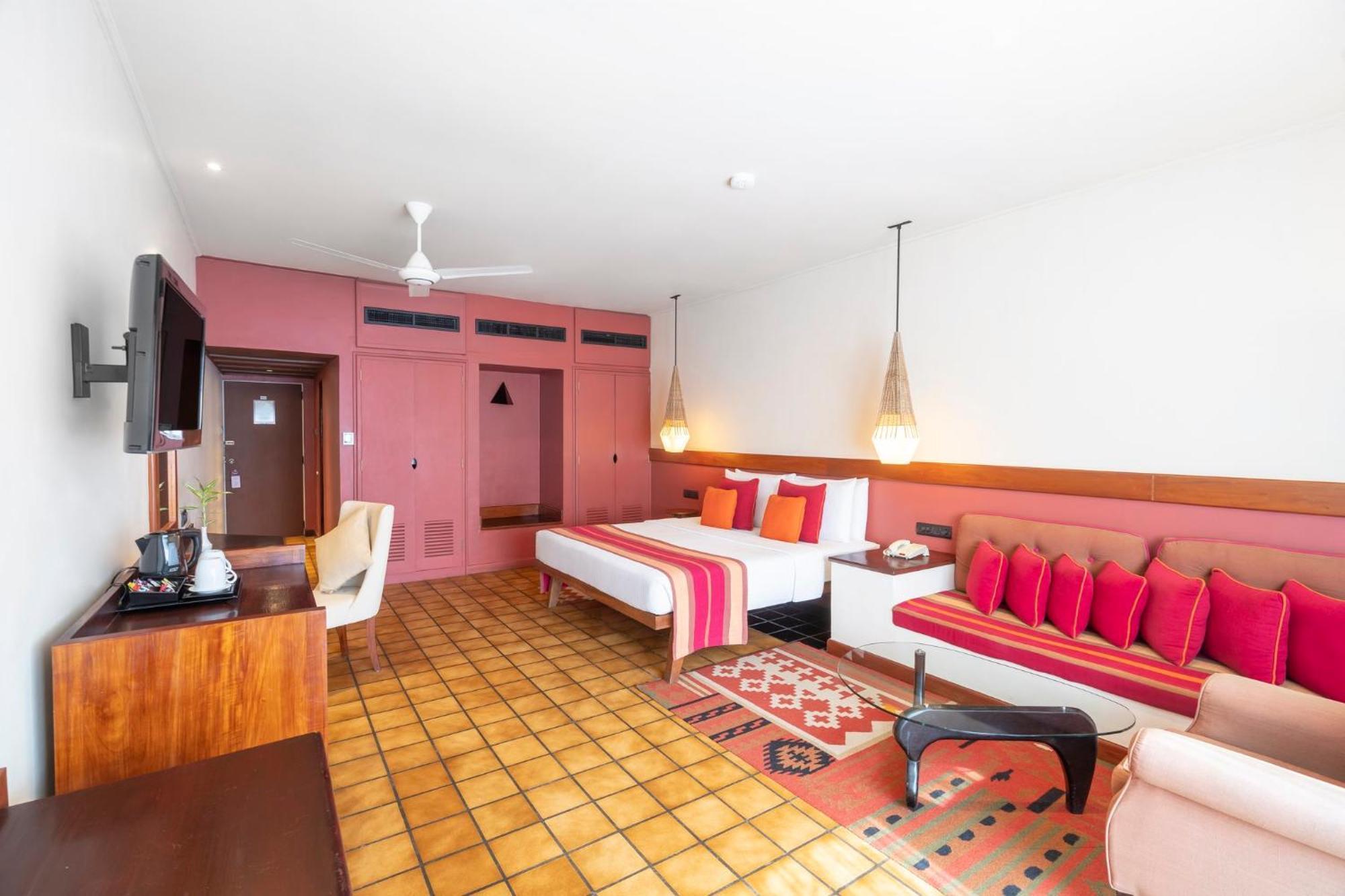 Deluxe King River View - 10% discount on Boat rides & Archery, Early Check In & Late Check Out on Availability,1646341903:JPEG