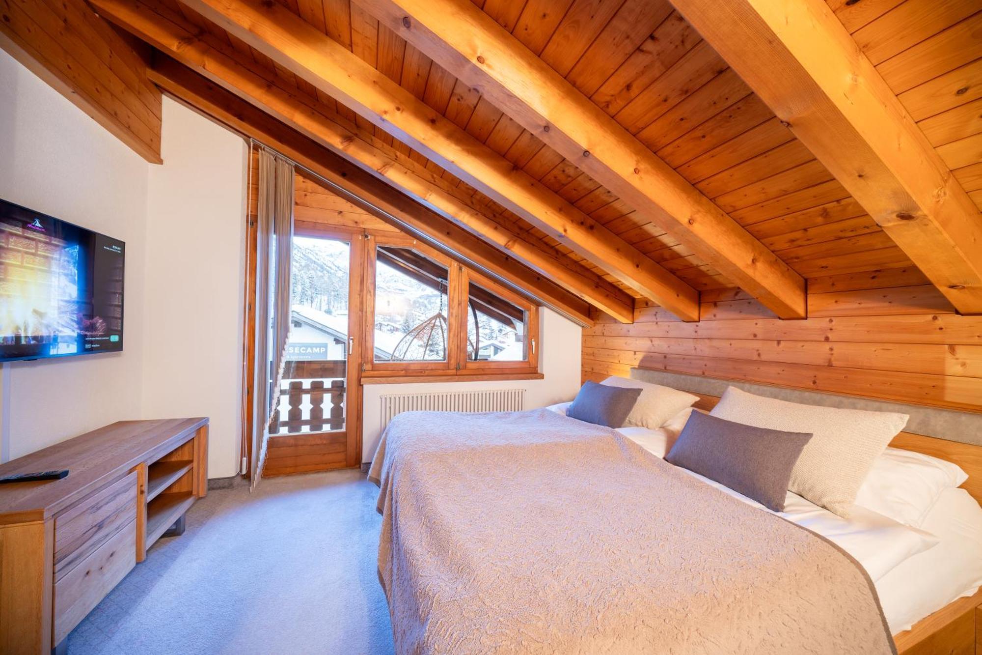 Penthouse Apartment 3 bedrooms Matterhorn View,1646340187:JPEG