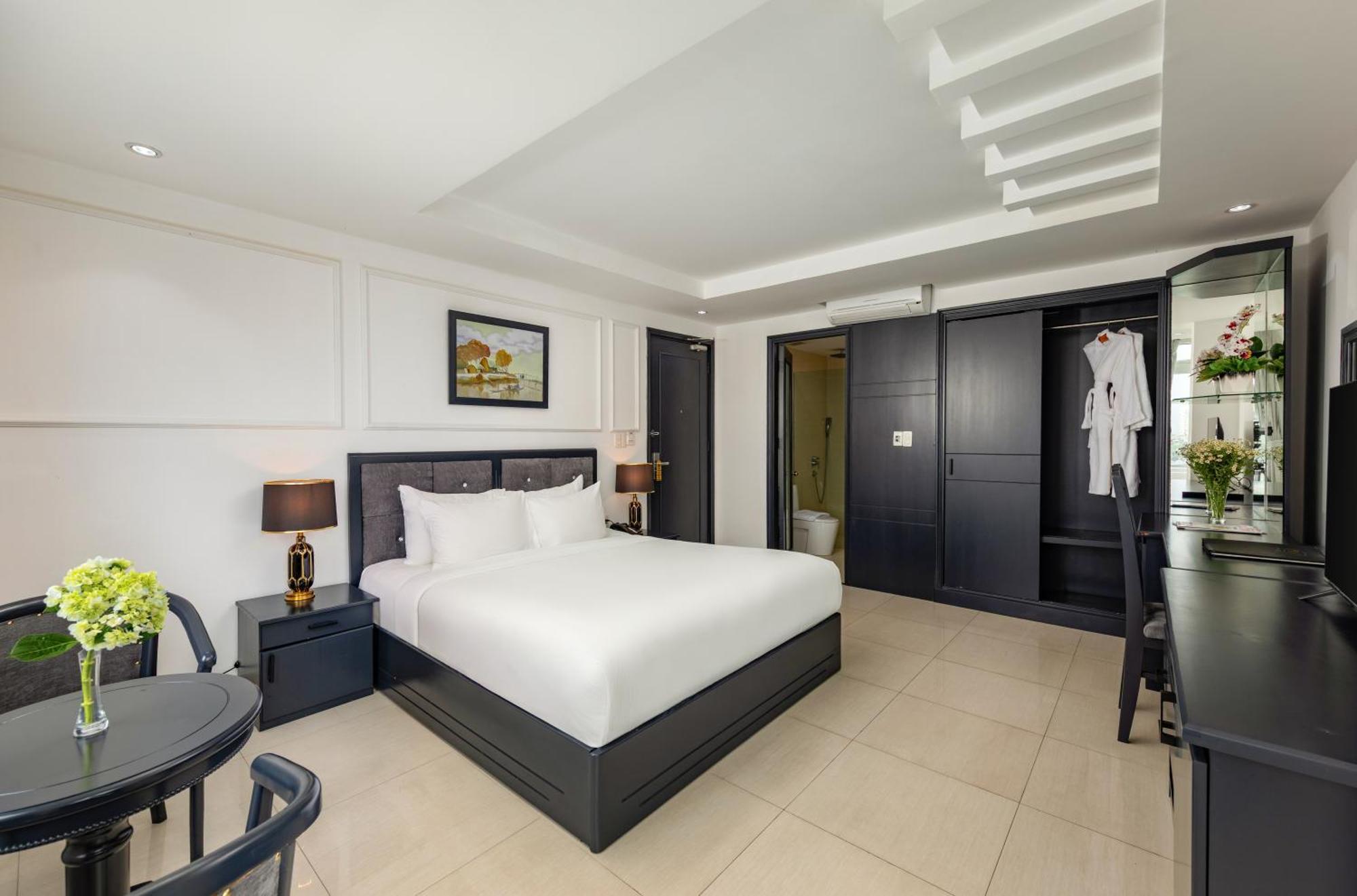 Executive Double Room with River View,1651182439:JPEG