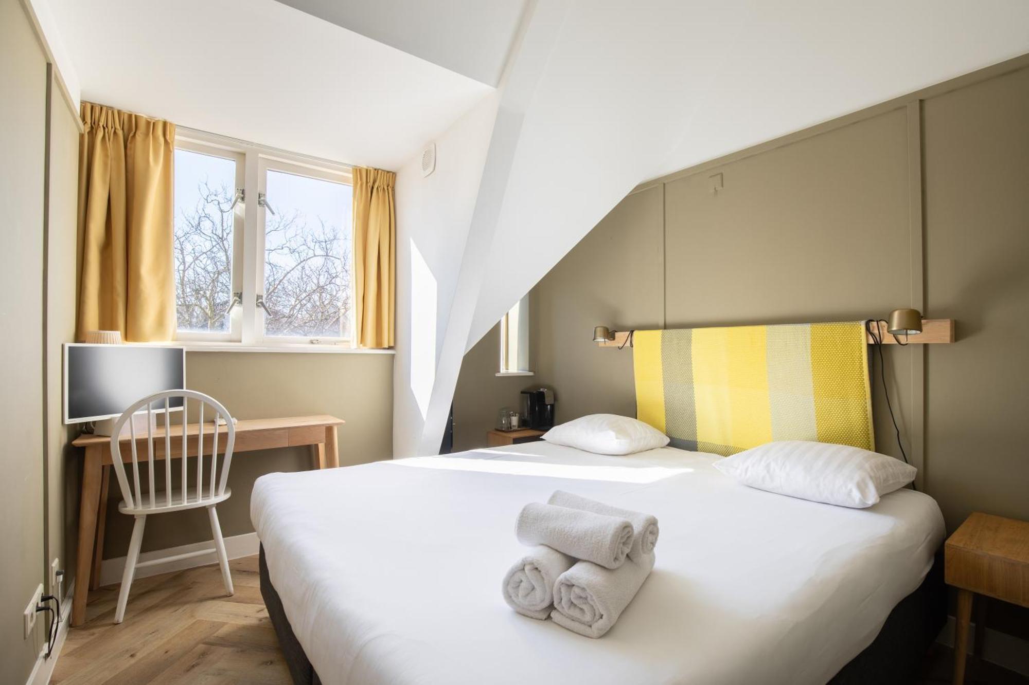 Small Double Room,1658069940:JPEG