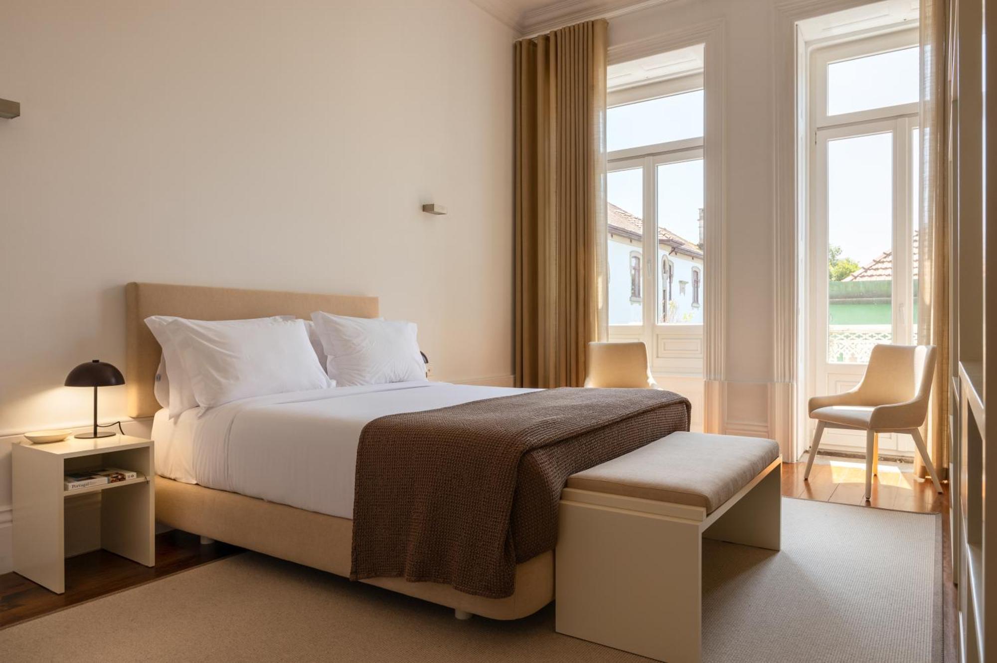 Deluxe  Double or Triple Suite with Street View,1668096534:JPEG