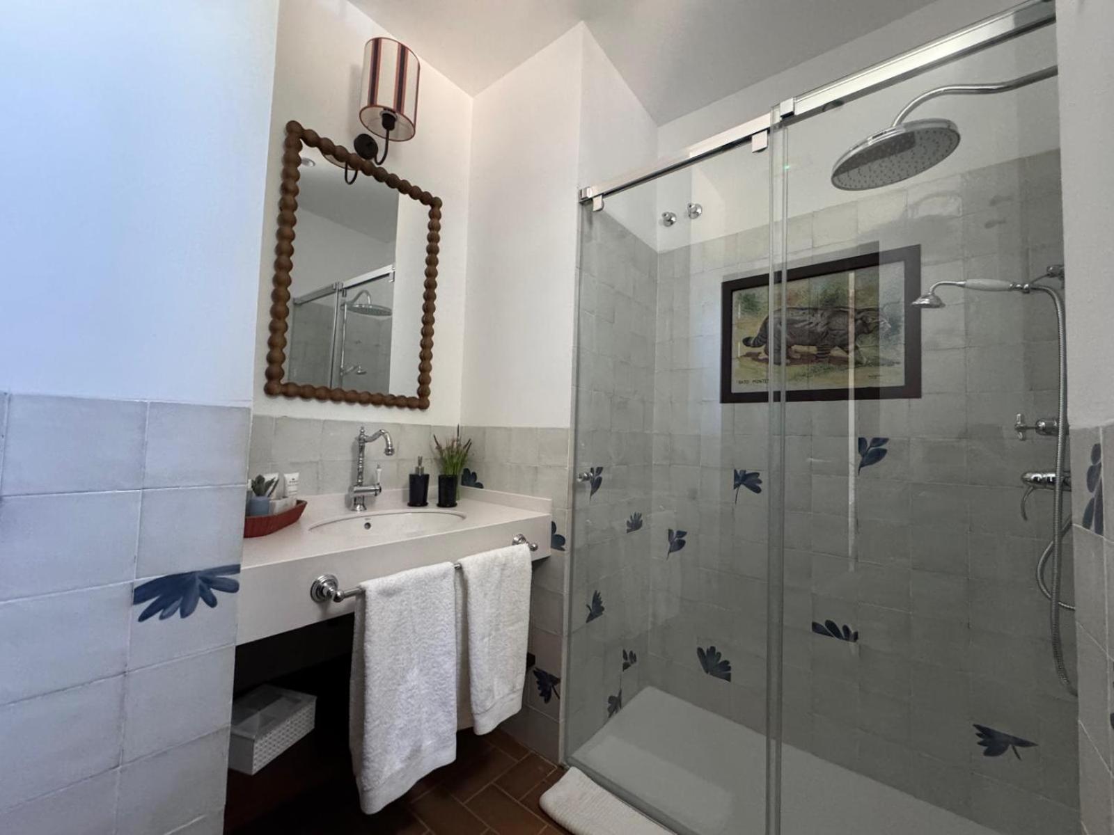 Single Room,1730008734:JPEG