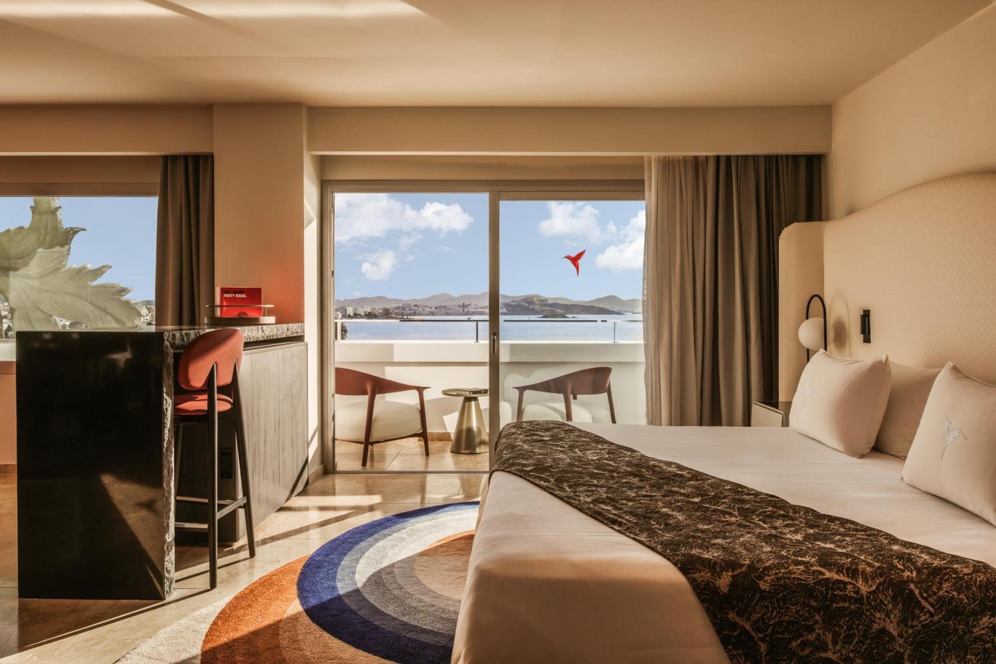 Suite Anything Can Happen - Entrance to Ushuaia Club Included,1672561896:JPEG