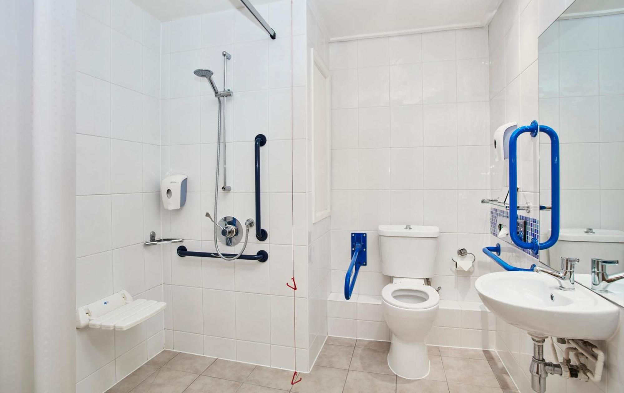 Standard Double Room with Free Hot Breakfast - Accessible,1675796746:JPEG