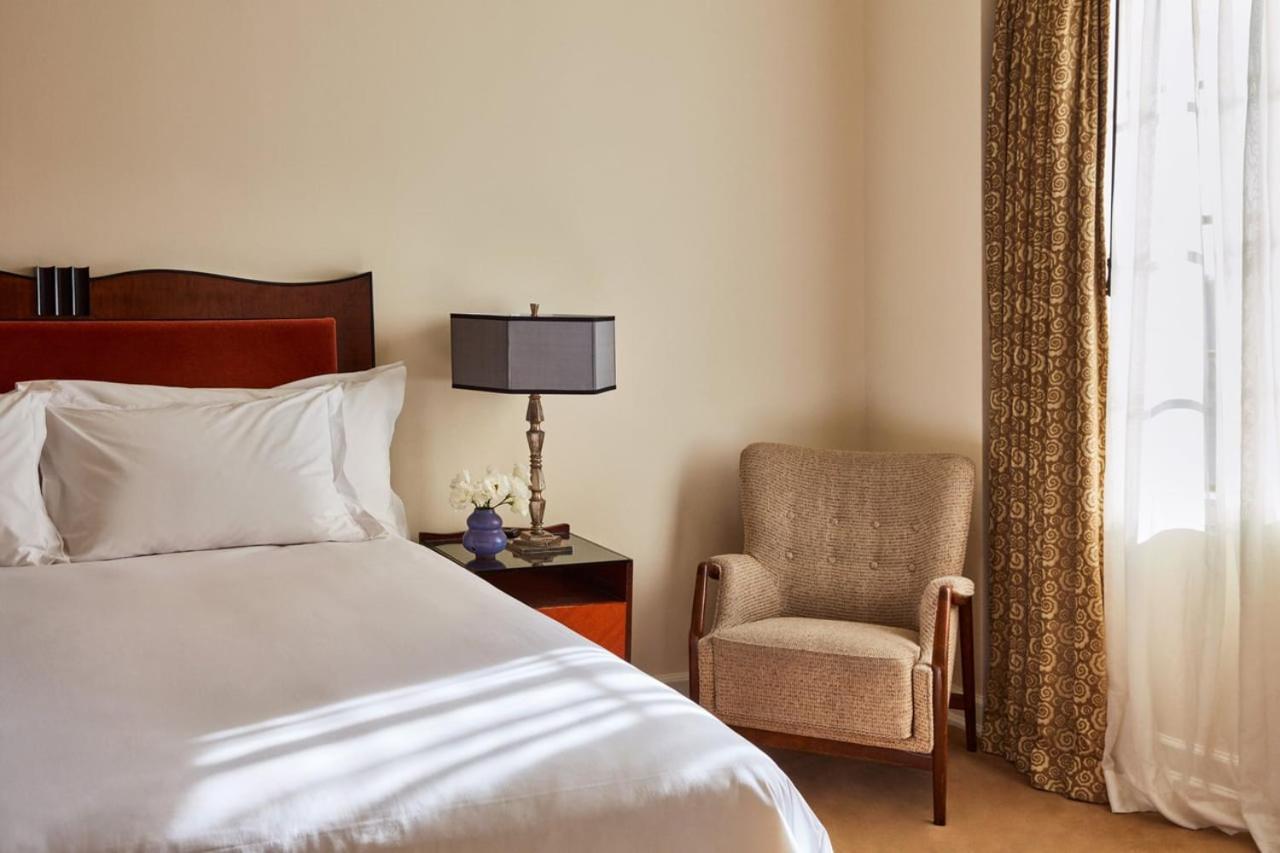 Queen Room,1675803251:JPEG