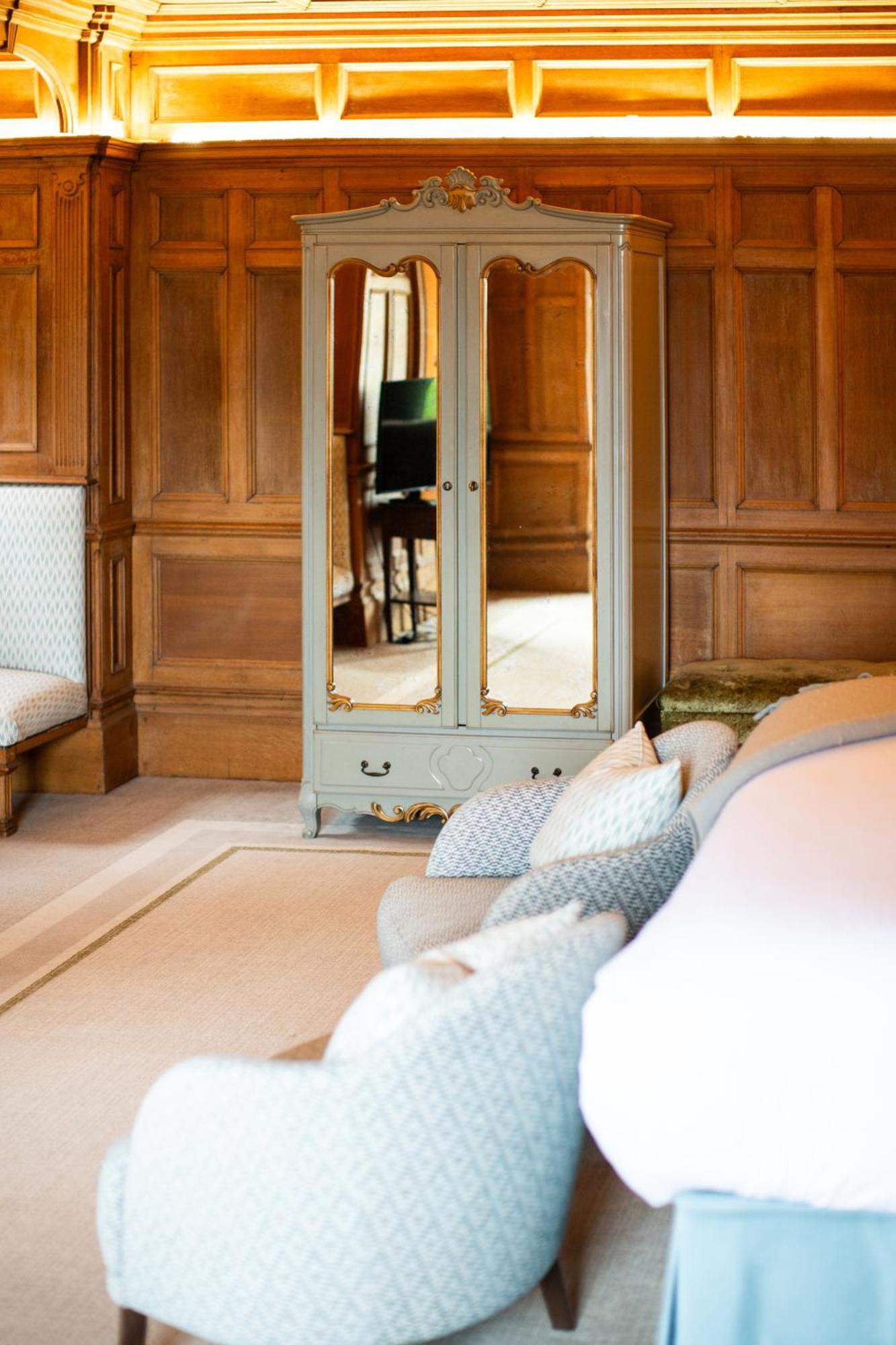 Suite,1675810640:JPEG