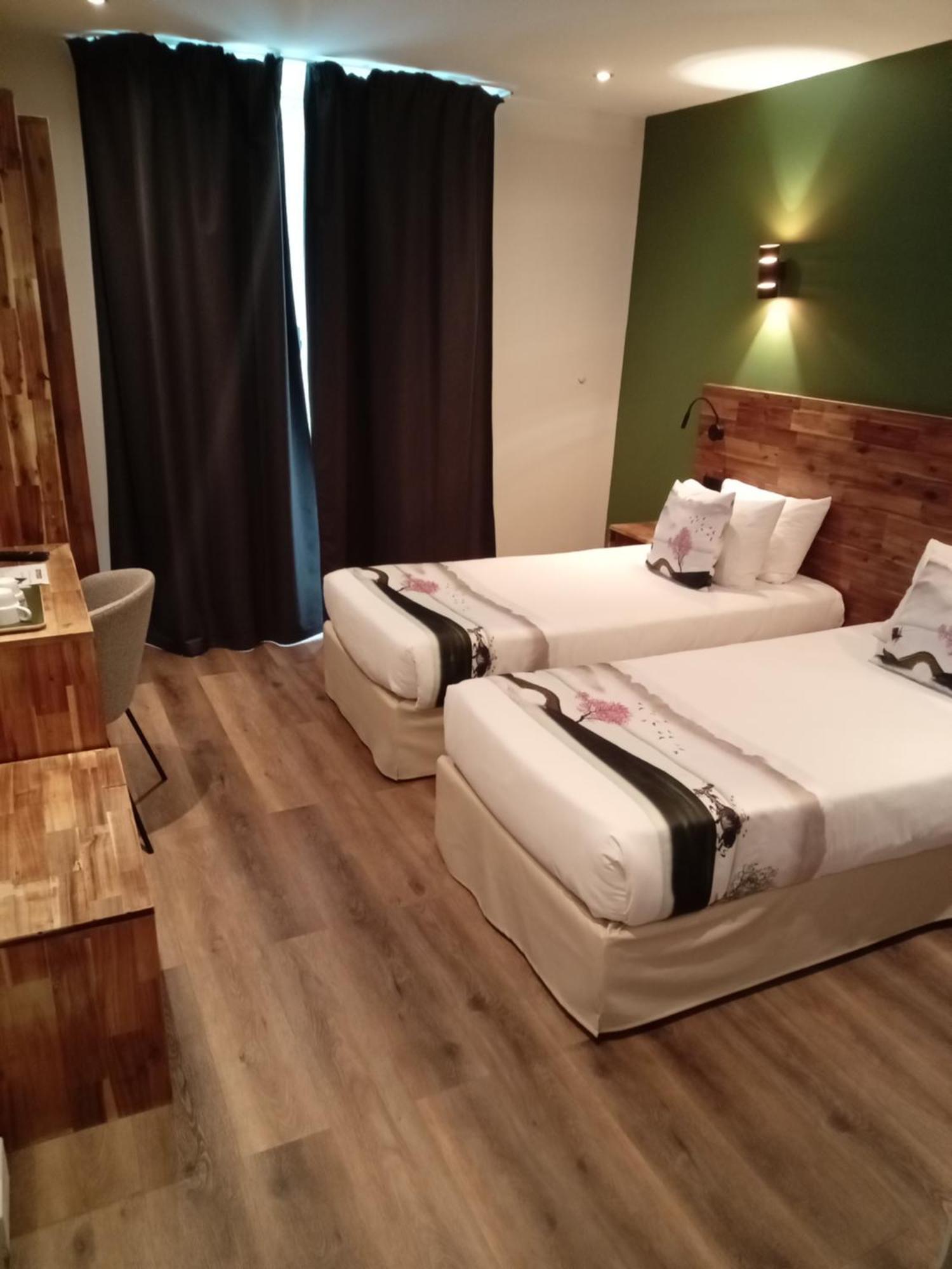 Twin Room,1683809671:JPEG