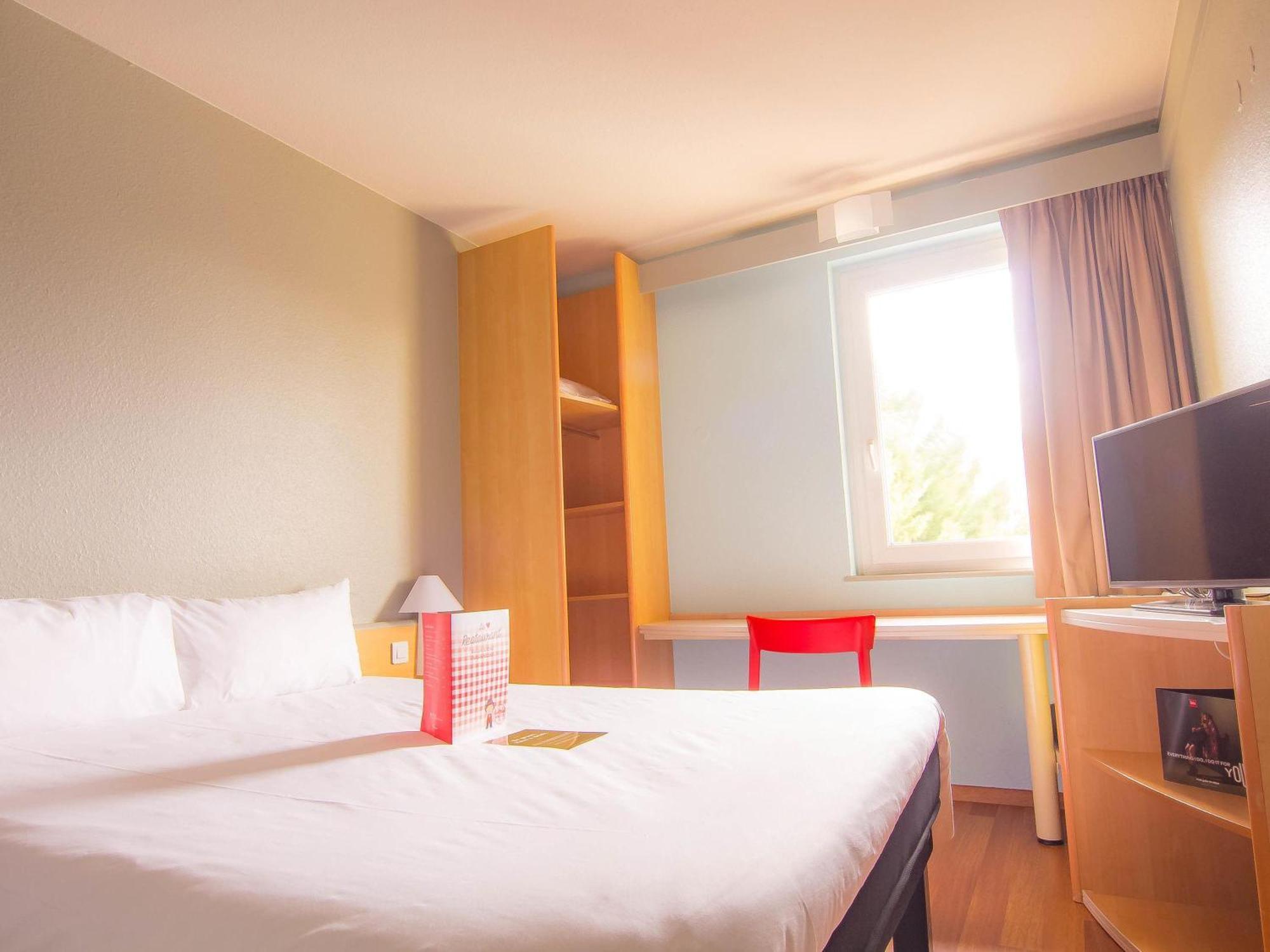 Standard Double Room,1704914117:JPEG