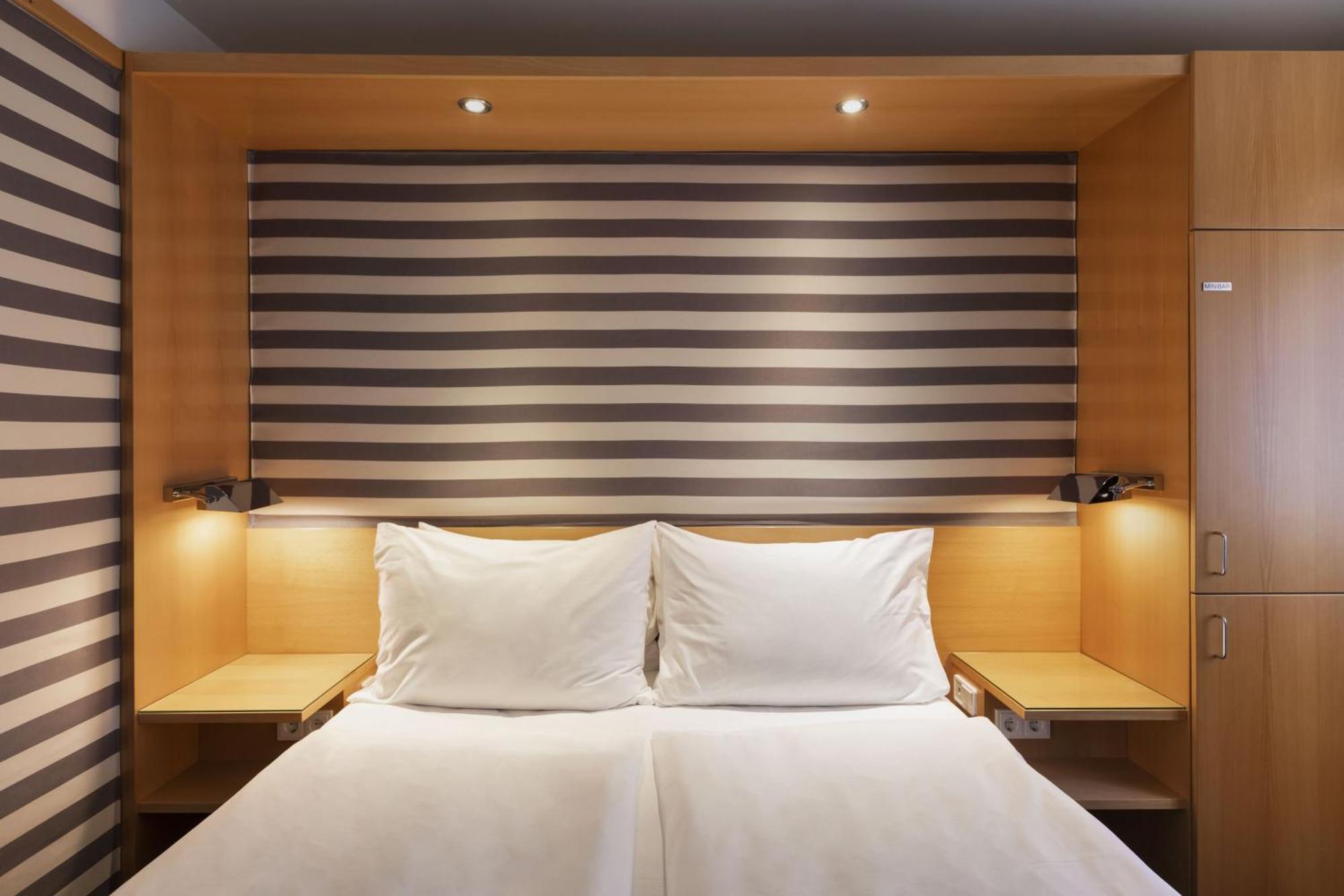 Standard Queen Room,1554388462:JPEG