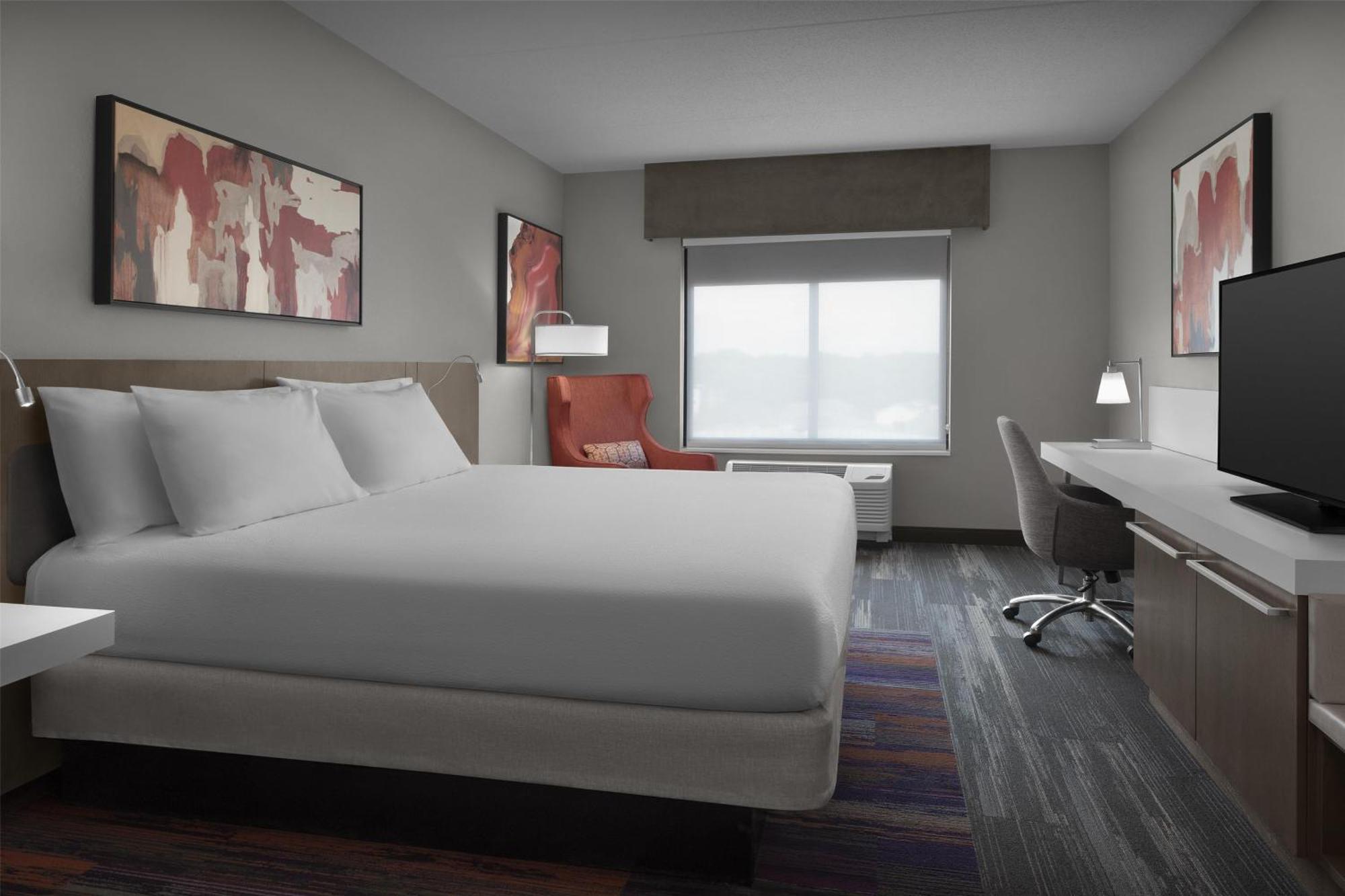 King Room with Accessible Tub - Mobility Access,1706945091:JPEG