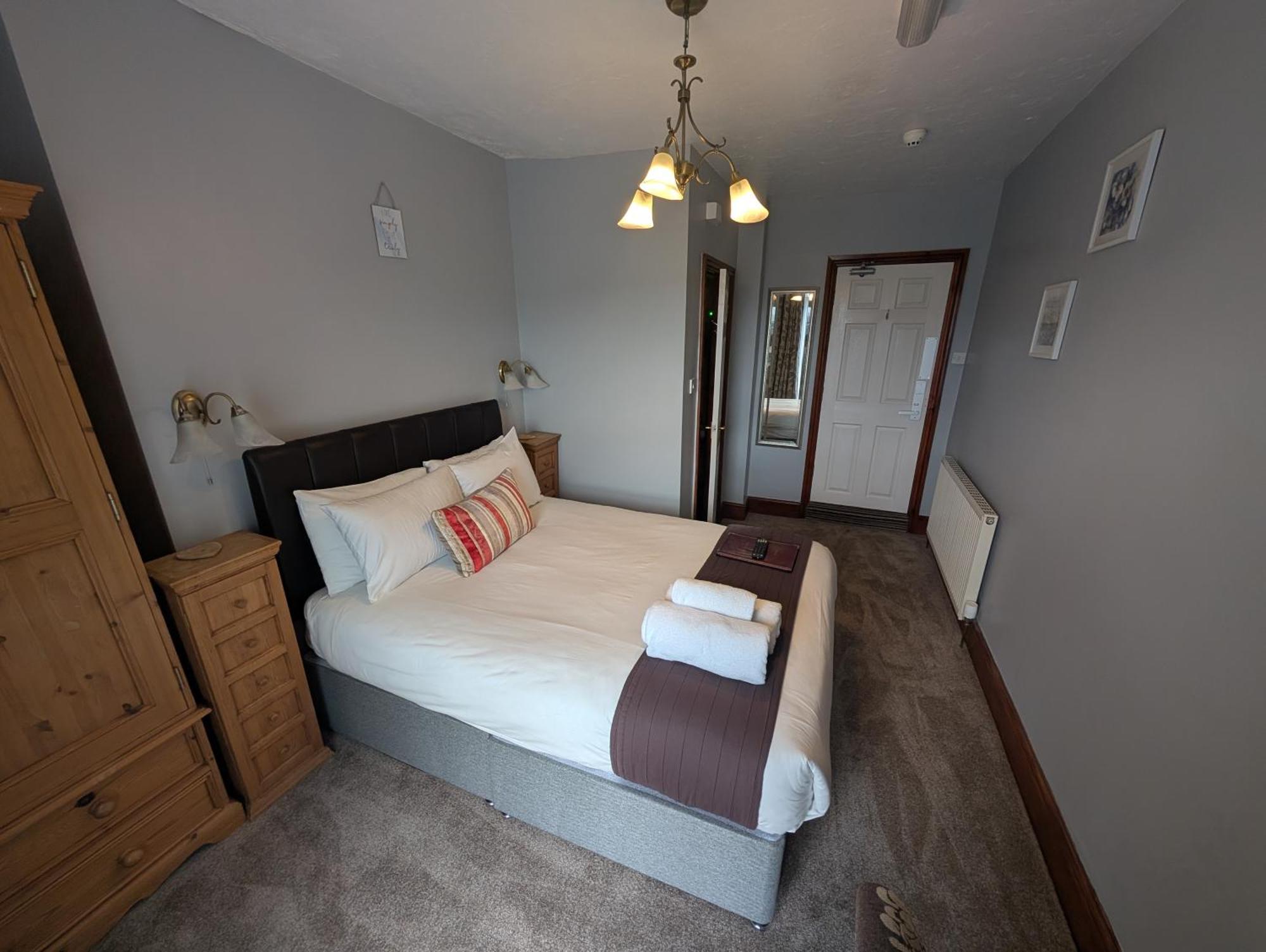 Double Room with Mountain View,1722895763:JPEG