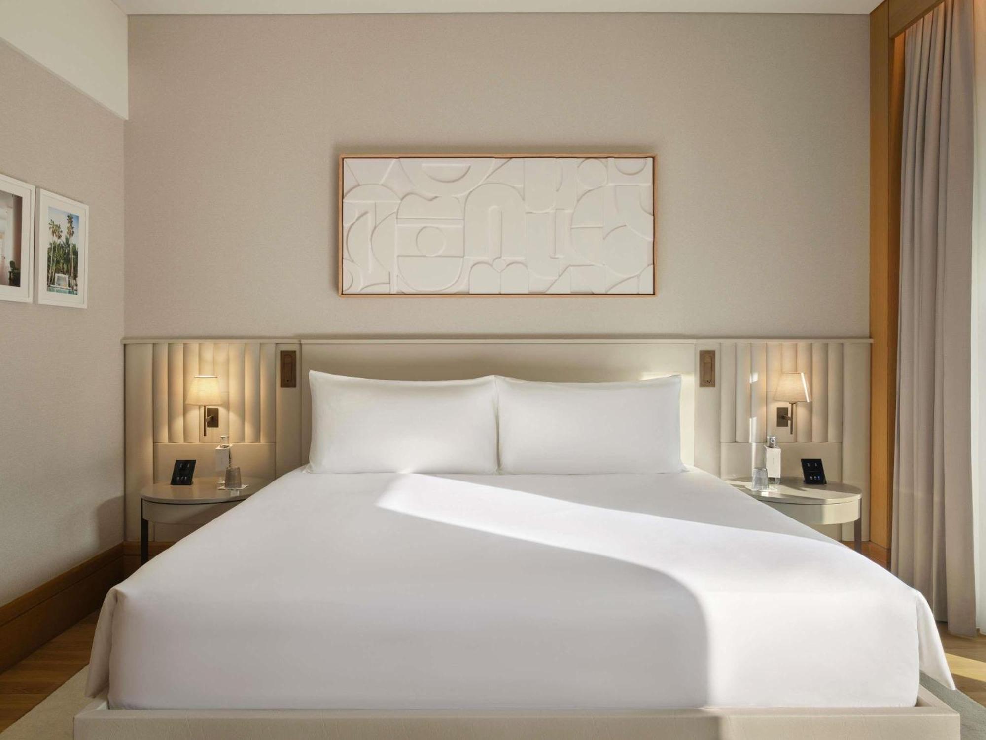 Rising Light Guestroom Sea View