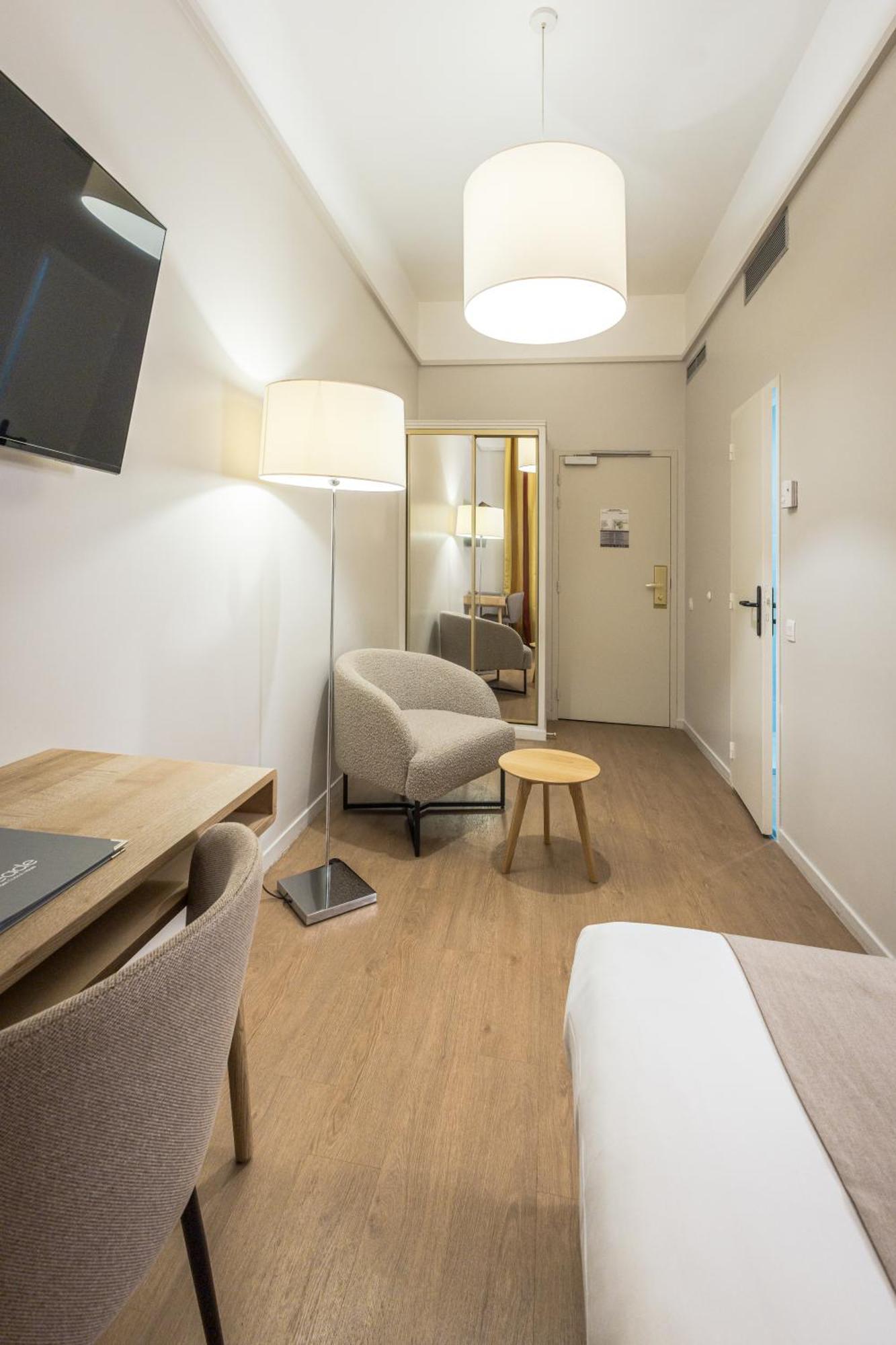 Single Room,1730014475:JPEG