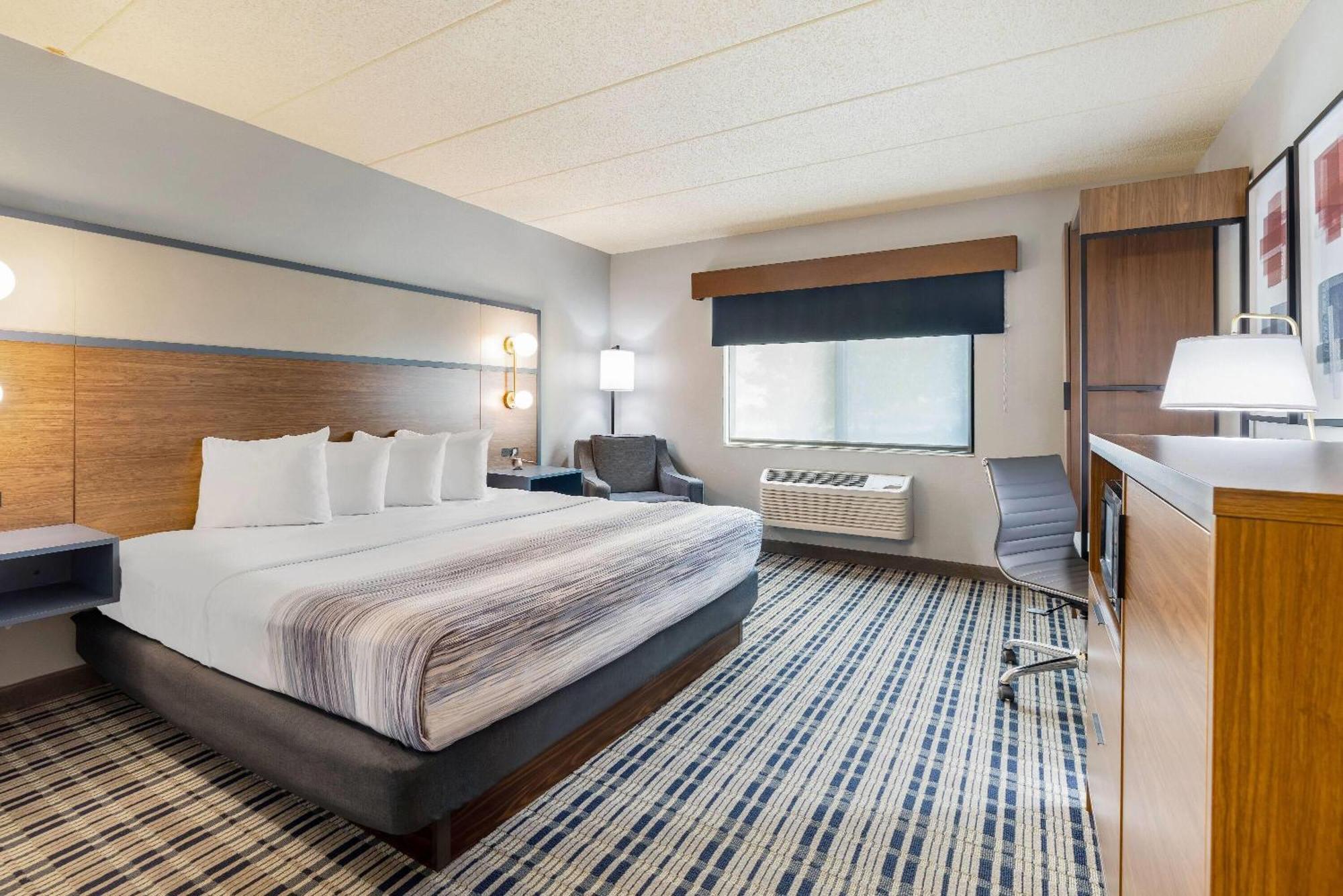 King Room Mobility Accessible or Pet Friendly or Non-Smoking,1731531976:JPEG