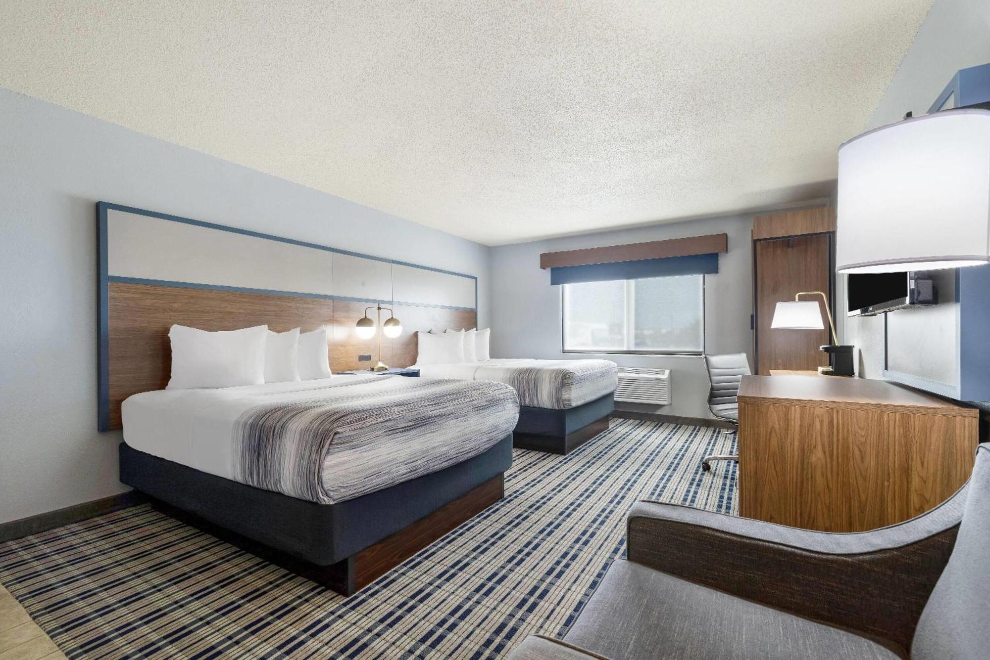 Queen Room Two Queen Beds Non-Smoking or Pet-Friendly,1731531953:JPEG