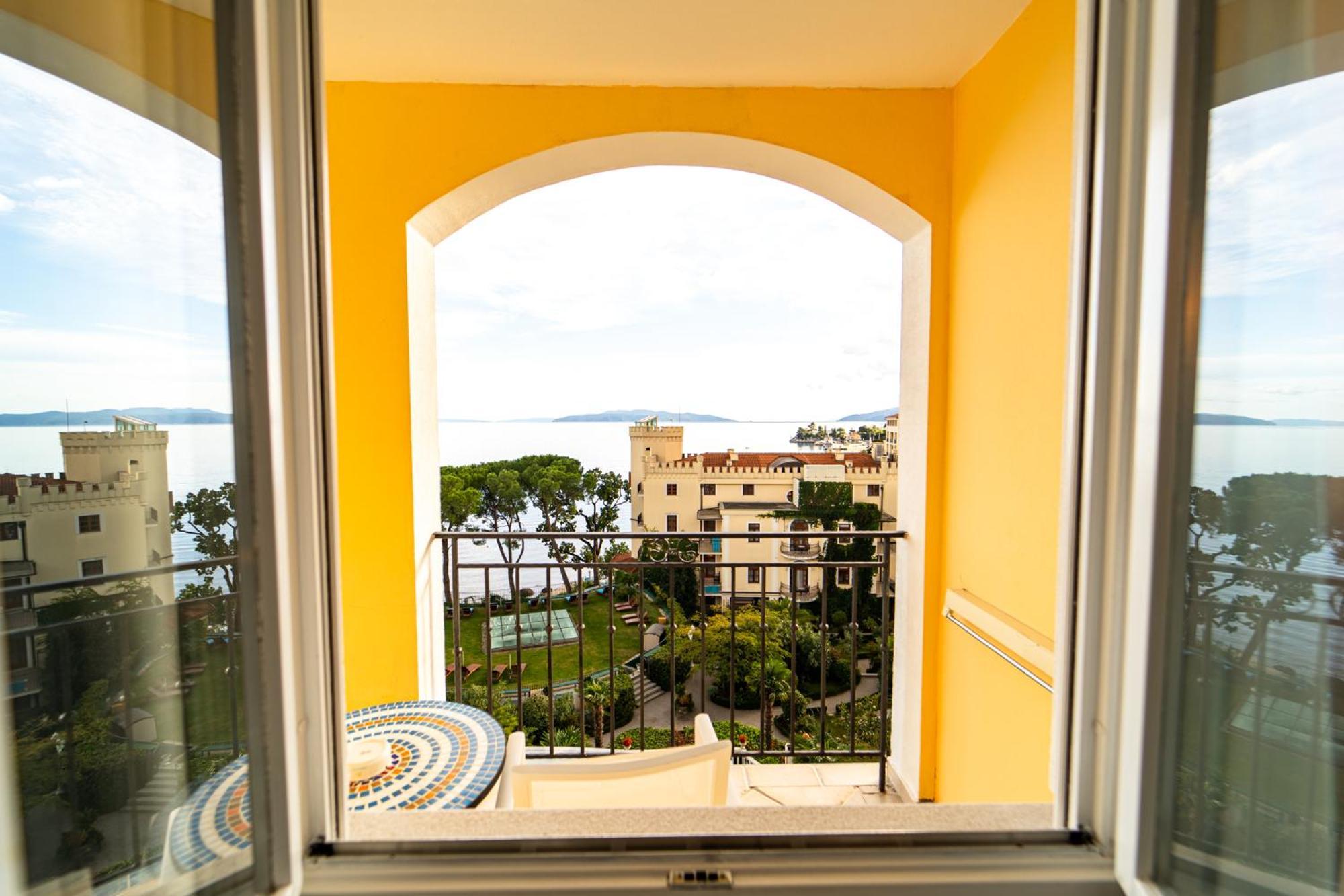 Superior Plus Double Room with Sea View,1731545896:JPEG