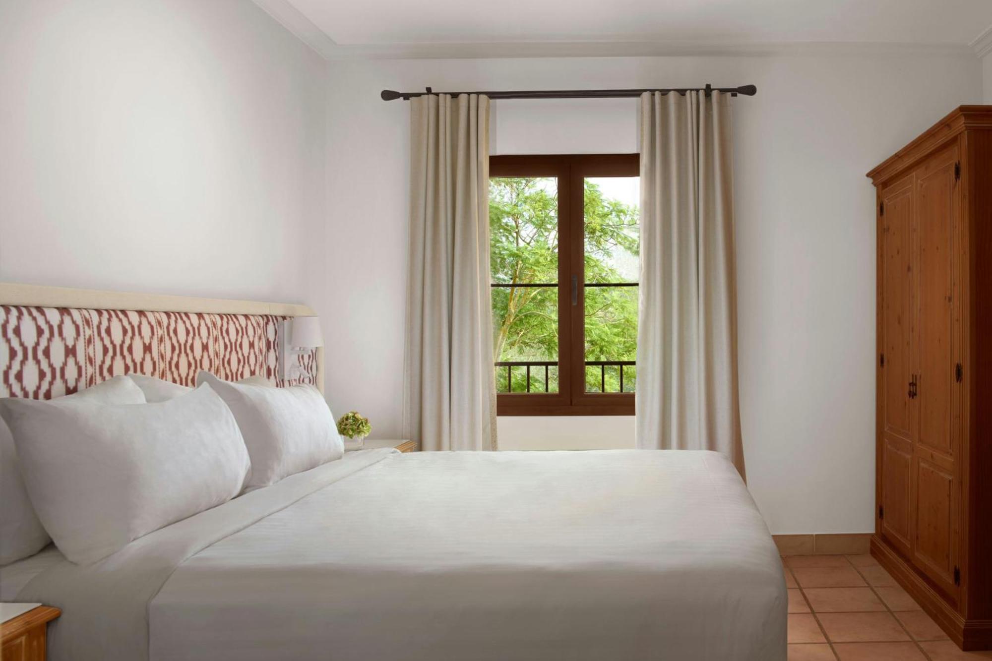 Two-Bedroom Townhouse with Resort View