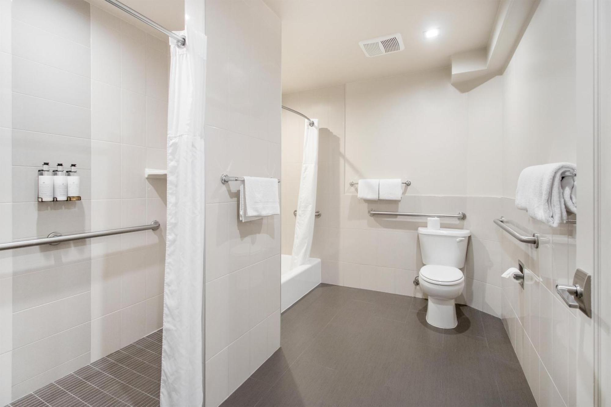 King Suite Walk Shower Bath Tub Disability or Non-Smoking,1742621841:JPEG