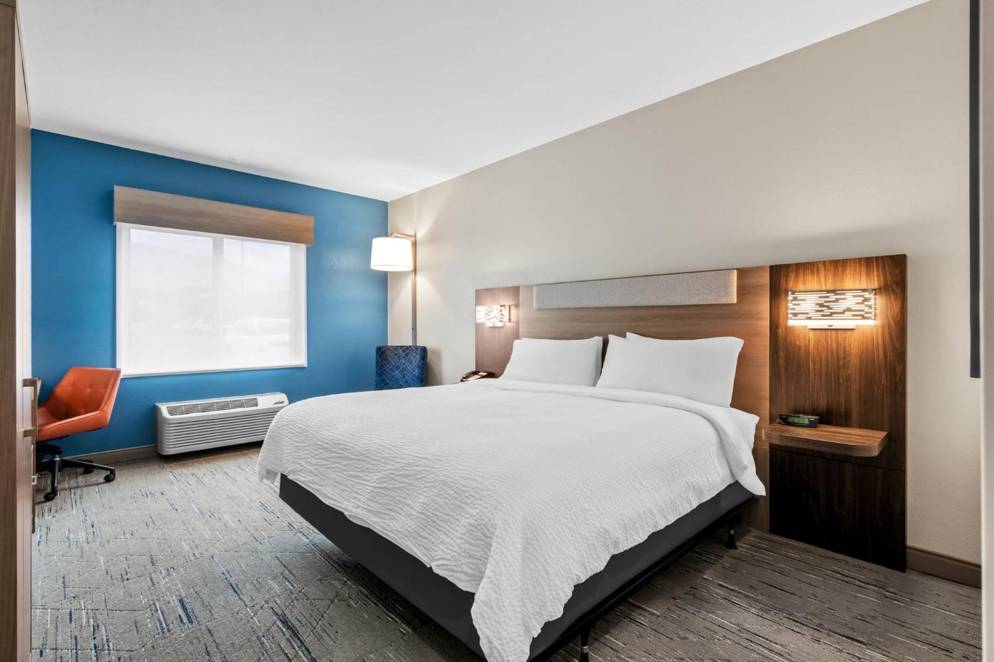 King Room - Hearing Accessible,1742725659:JPEG