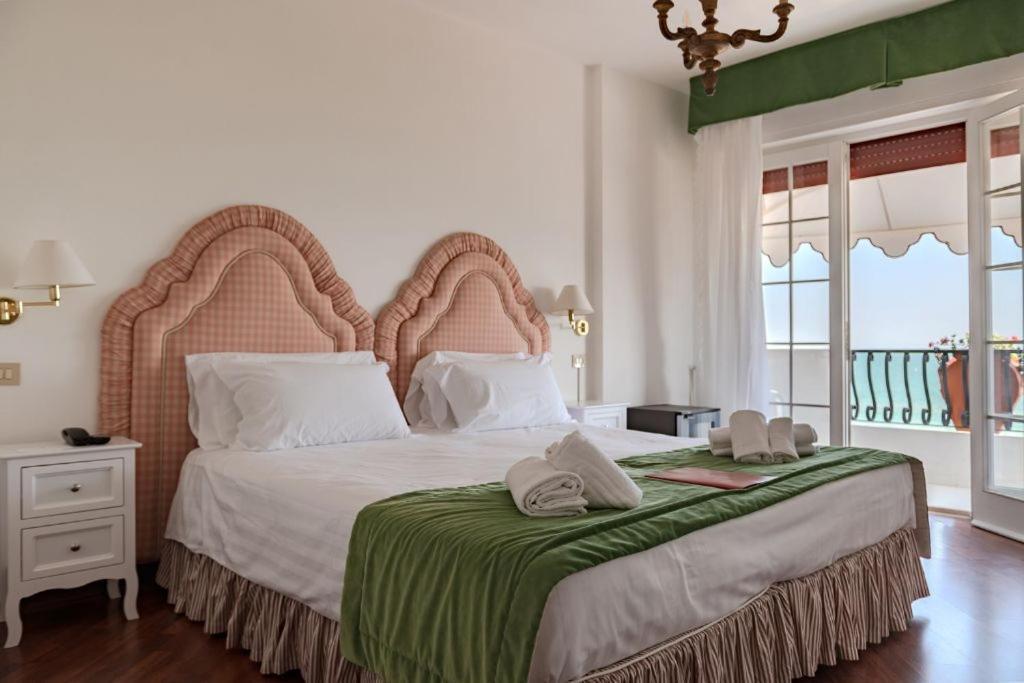 Standard Double or Twin Room with Sea View,1743003595:JPEG