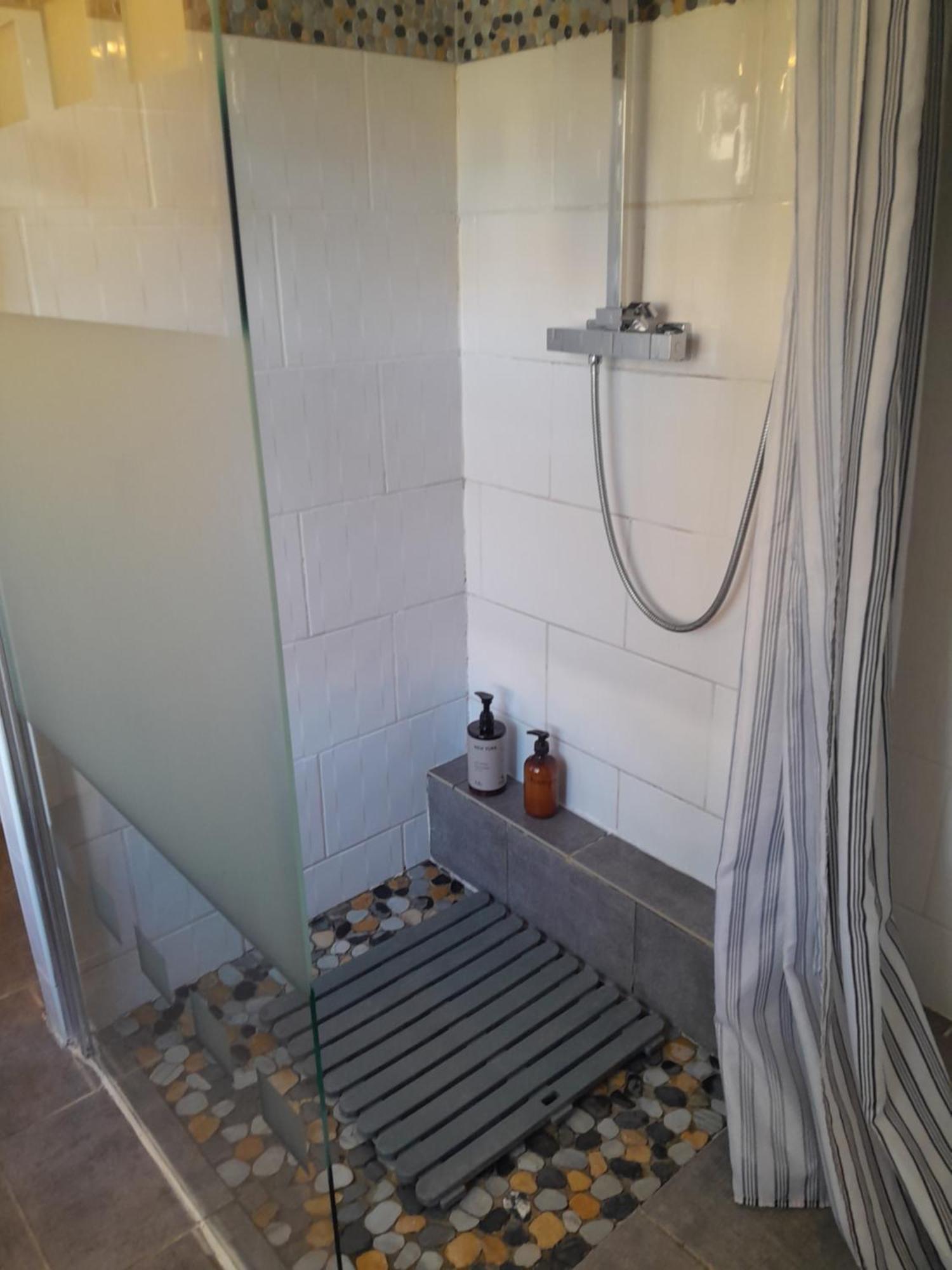 Double Room,1743277232:JPEG