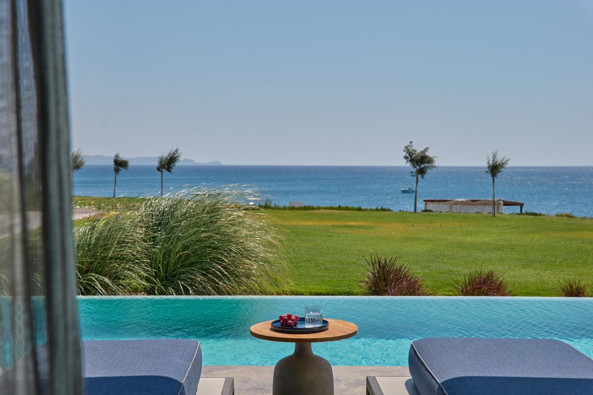 Family Beach Front Dreams Suite Private Pool Sea View
