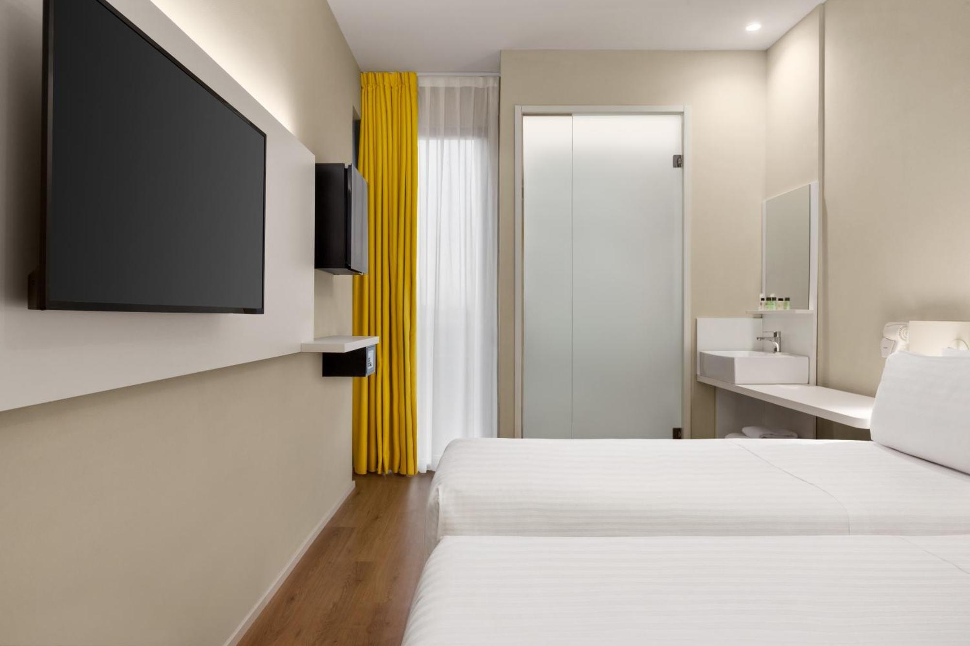 2 Twin Beds, Standard, Non-Smoking,1746826130:JPEG