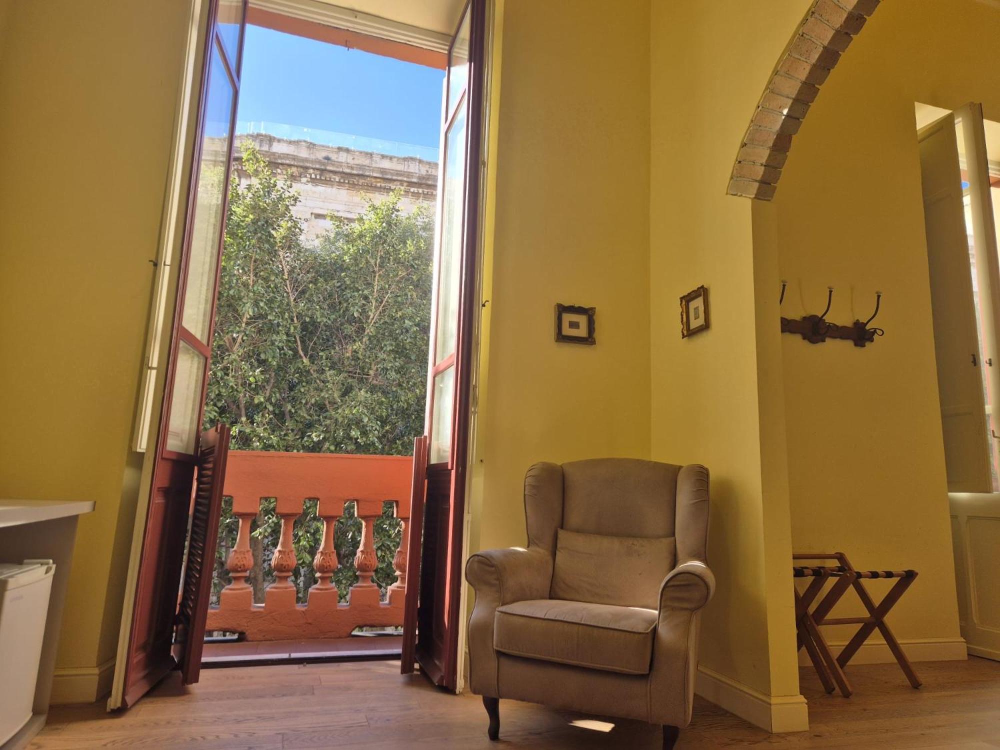 King Room with Balcony and Private External Bathroom,1758370939:JPEG
