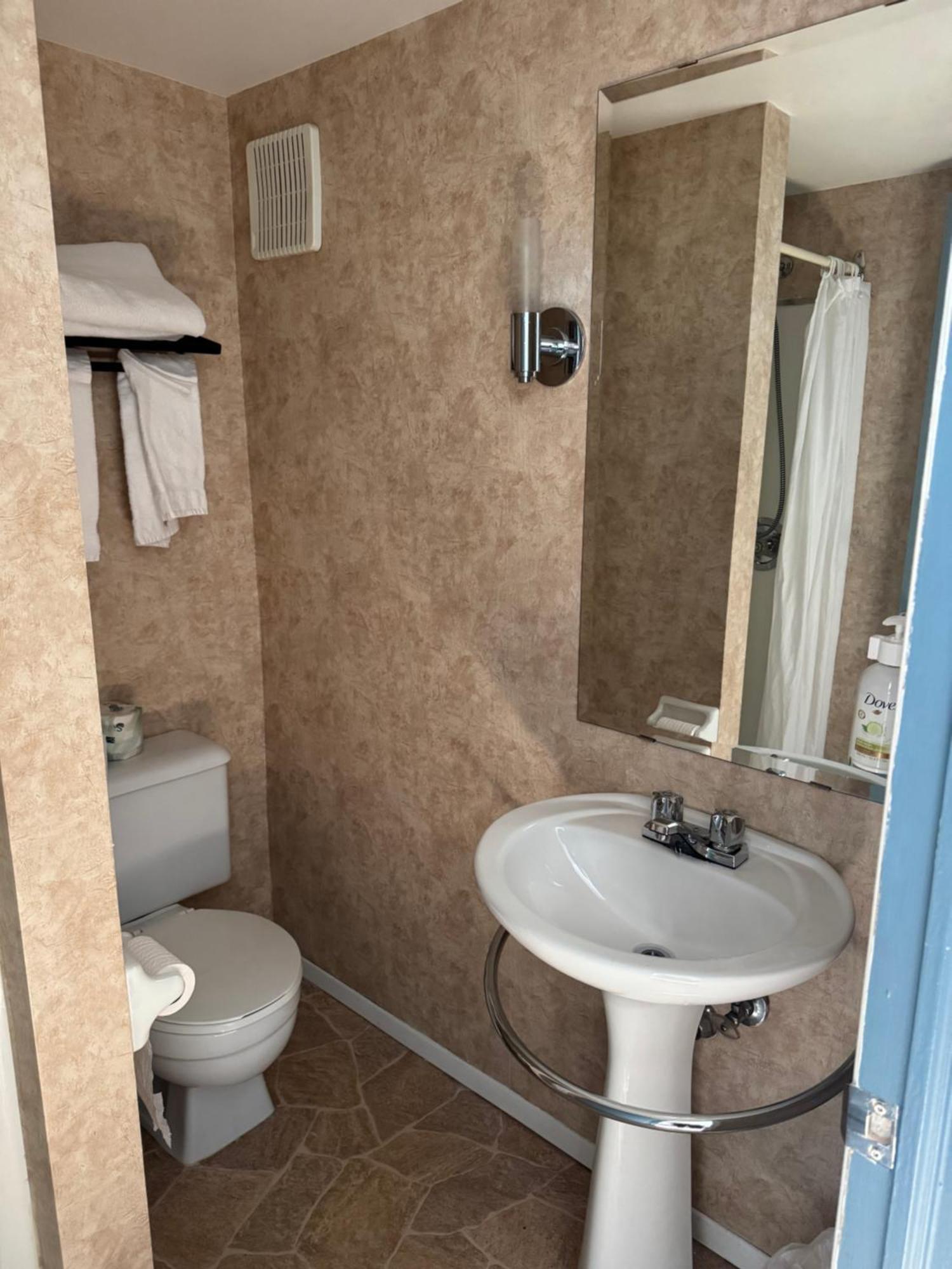 King Room with Jetted Tub, Non-Smoking