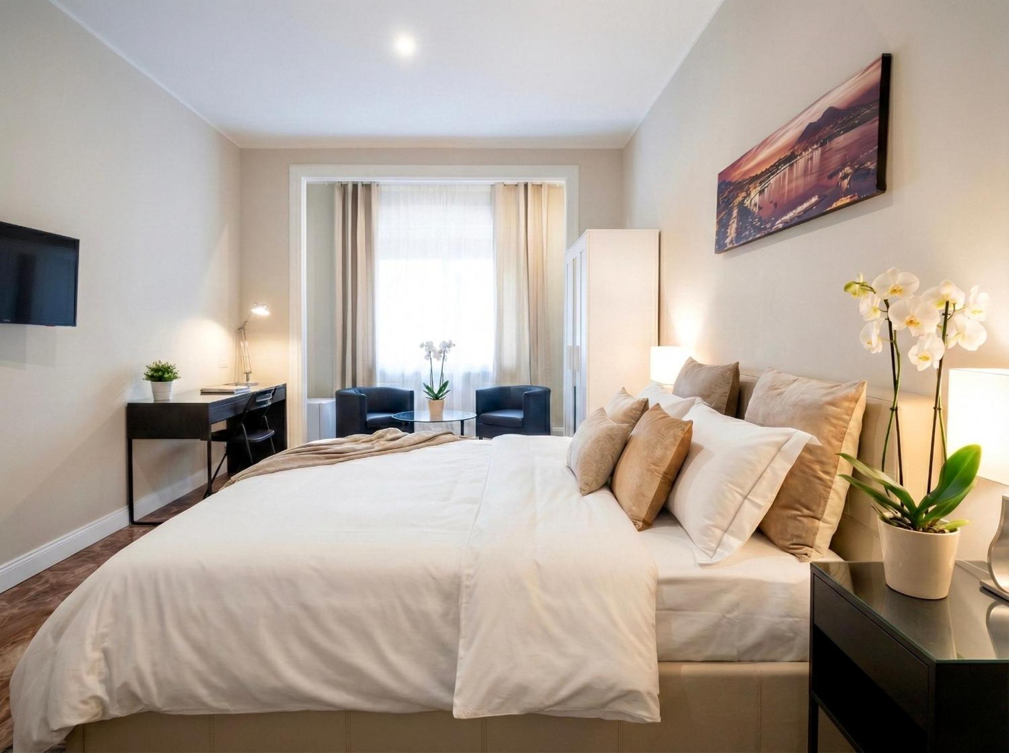Double Room,1747076079:JPEG