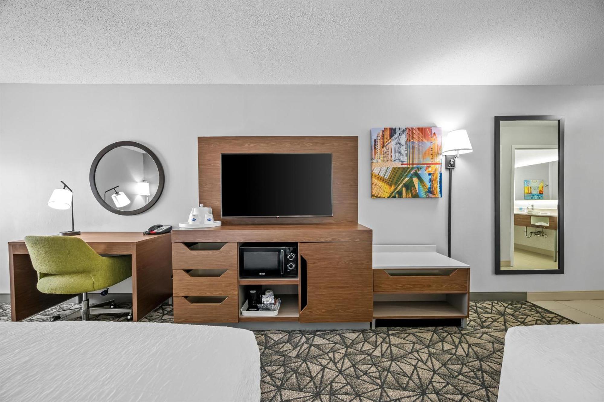 Queen Room with Two Queen Beds - Hearing Access/Non-Smoking,1756426819:JPEG