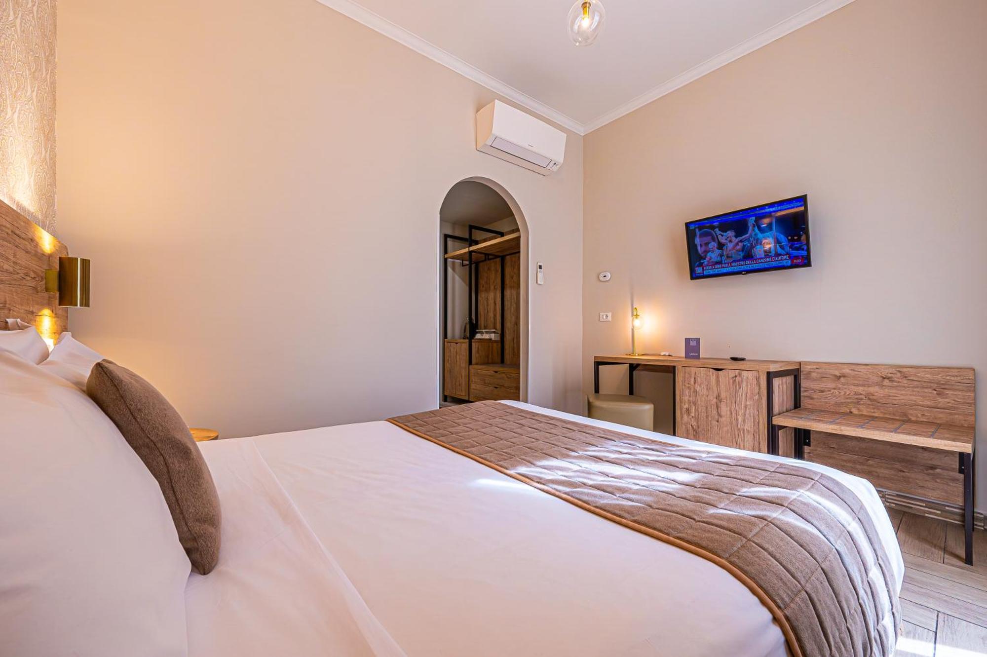 Classic Double Room,1765320360:JPEG