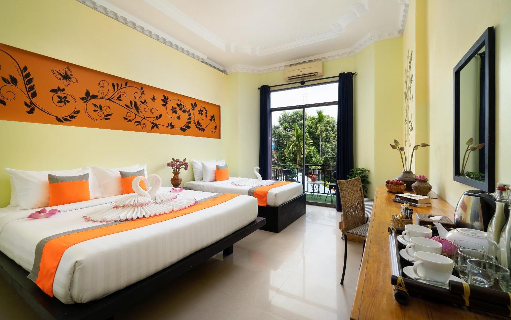 Family Room with Balcony,1765393003:JPEG