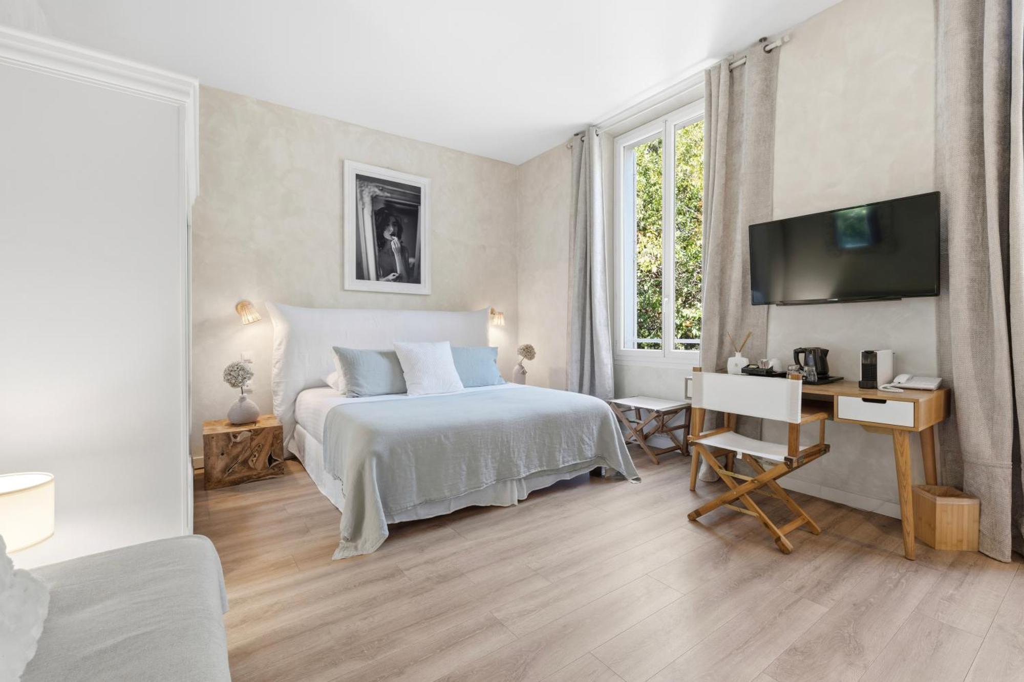 Junior Suite,1765819576:JPEG