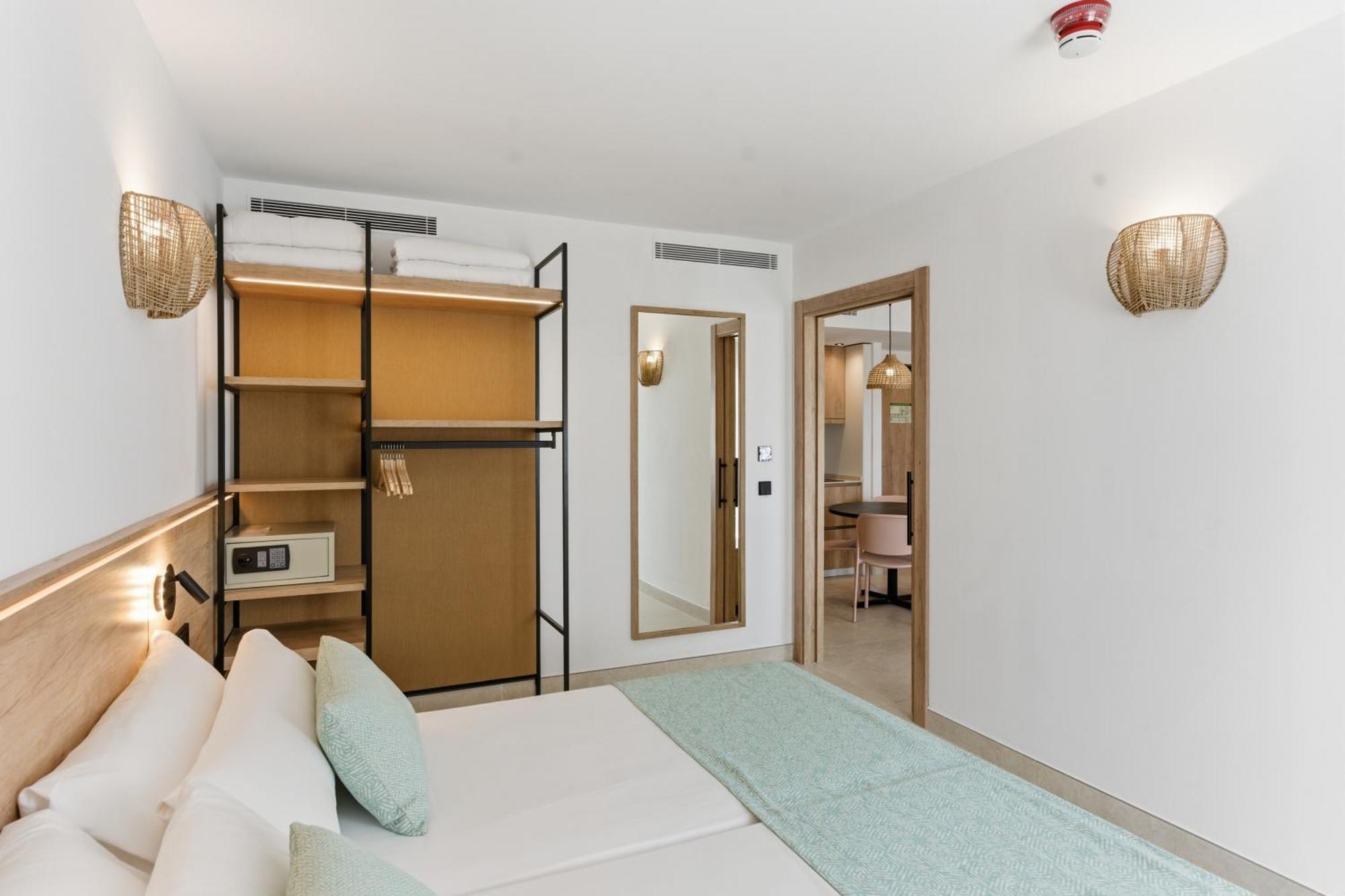 One-Bedroom Apartment Restricted Mobility,1770482326:JPEG