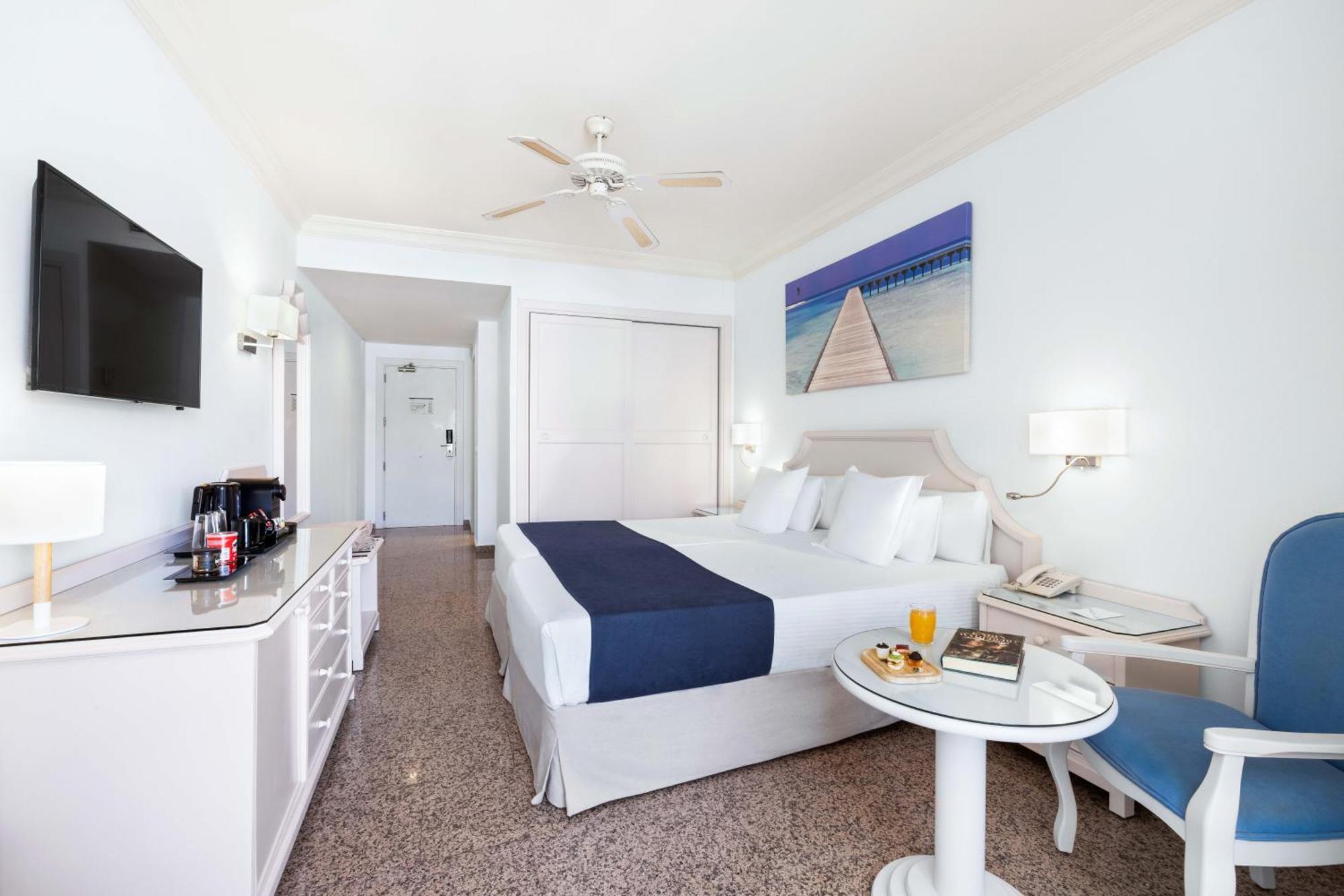 Chambre Double ou Lits Jumeaux avec Terrasse