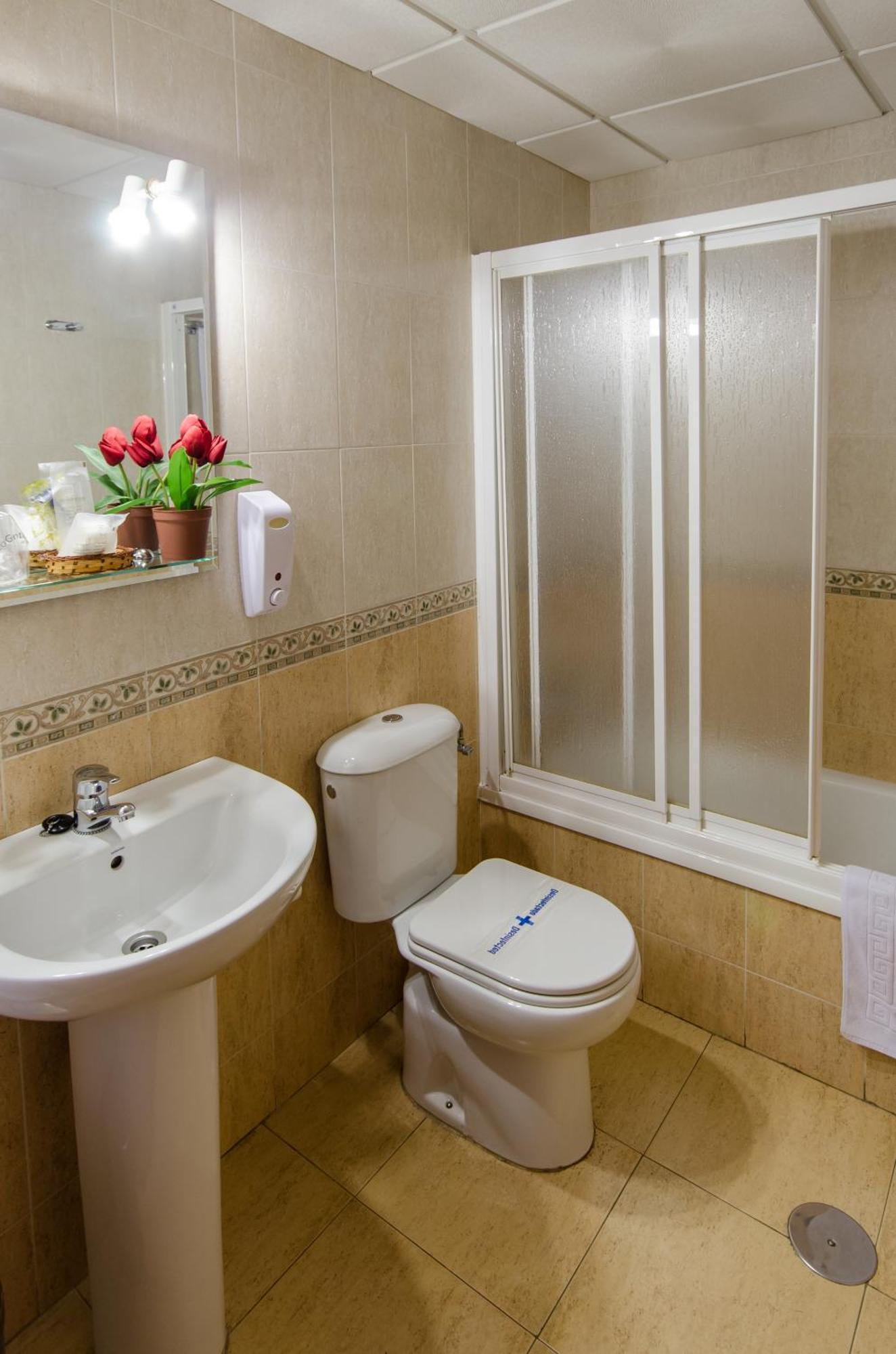 Triple Room,63656944:JPEG