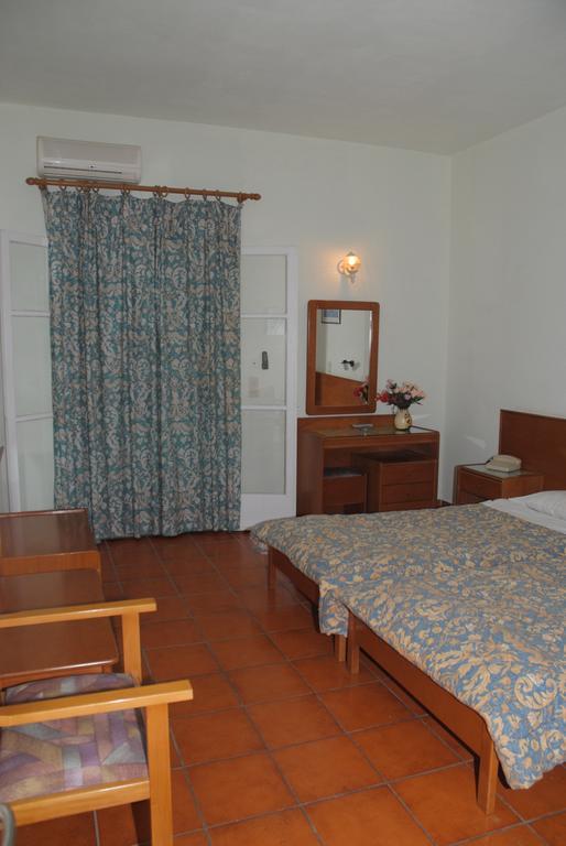 Double Room,697277463:JPEG