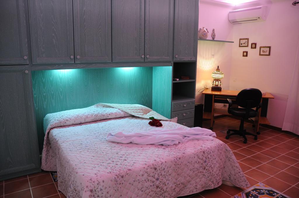 Triple Room,198812245:JPEG