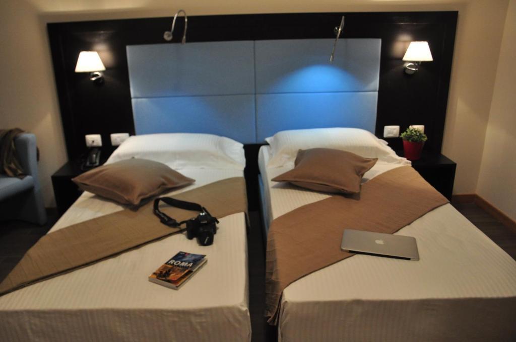 Double or Twin Room,20814858:JPEG