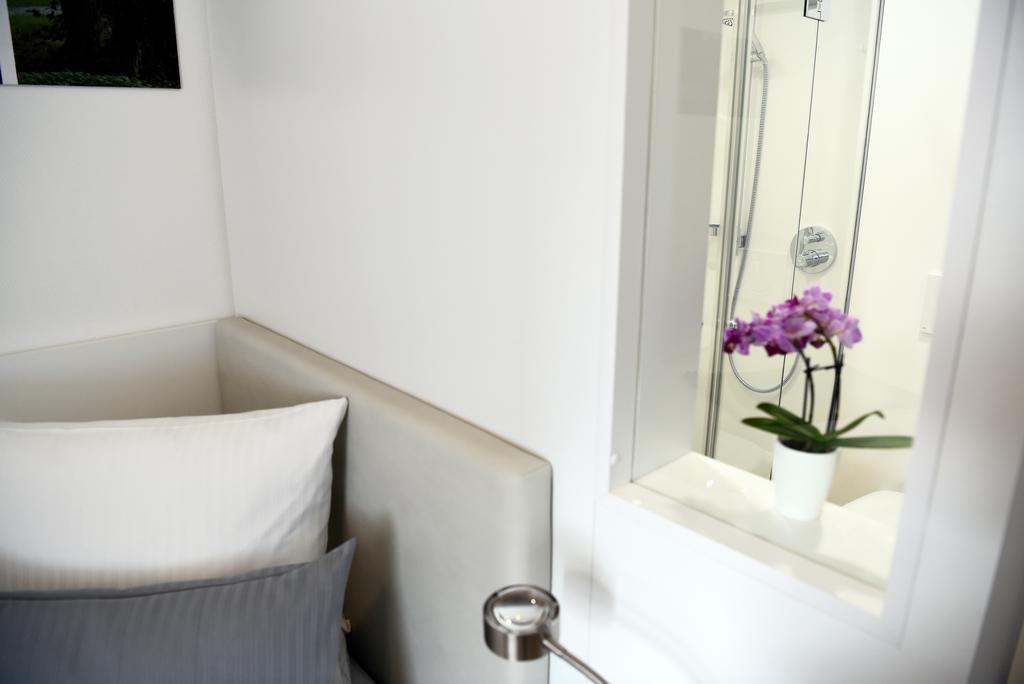 Basic Single Room,217327685:JPEG