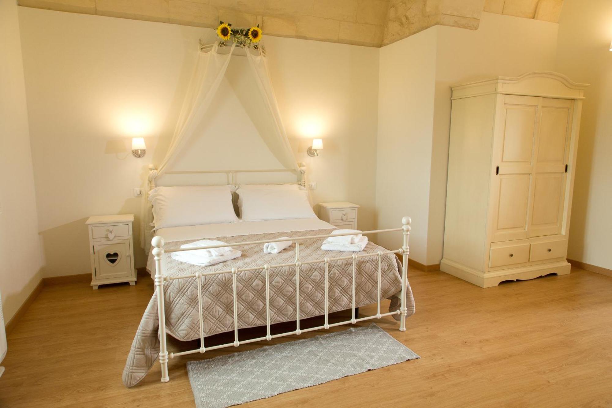 Large Double Room,193353505:JPEG