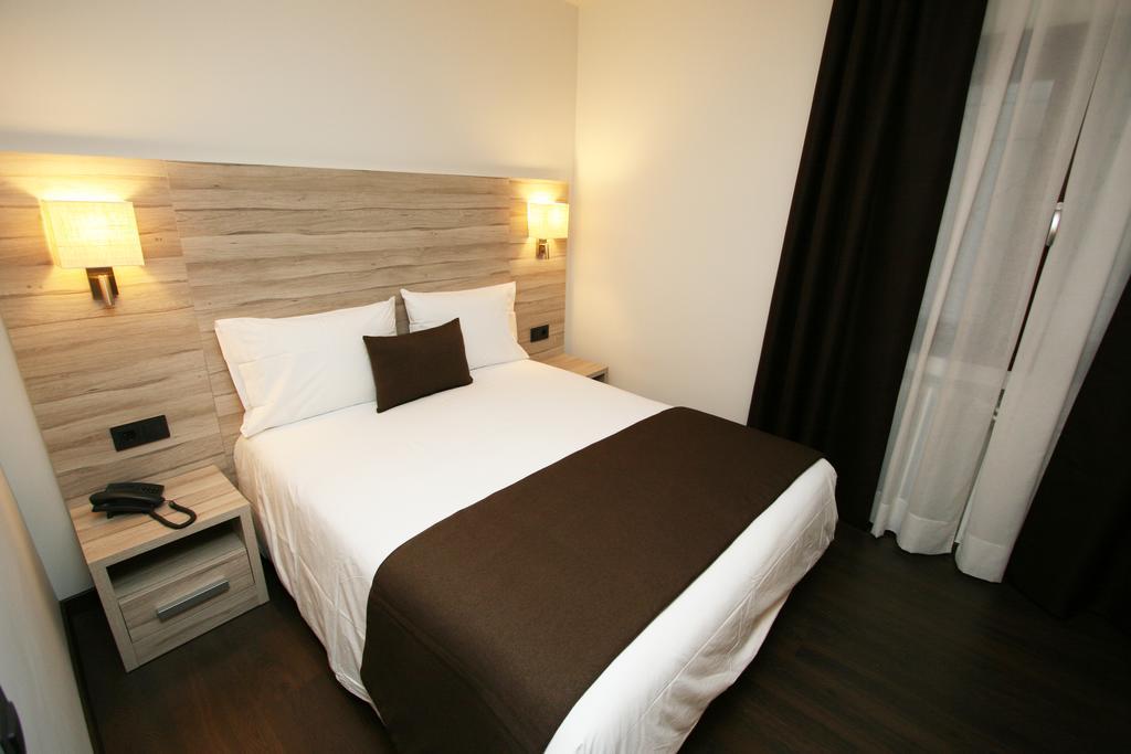 Double or Twin Room (Interior),1277443081:JPEG