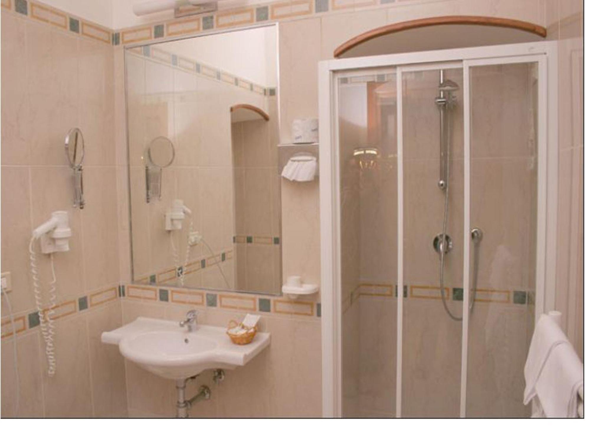 Single Room,1646346209:JPEG