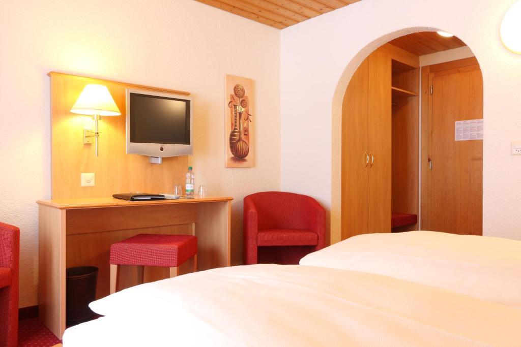 Standard Double Room,32204389:JPEG