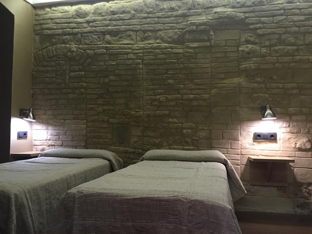 Twin Room,1272837580:JPEG