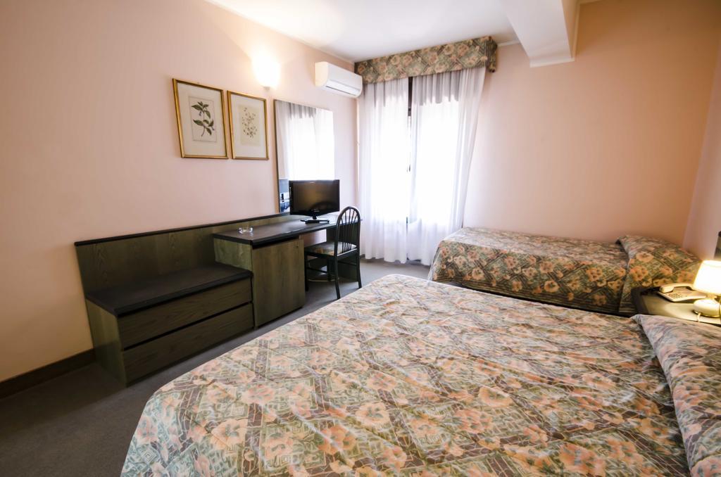 Standard Triple Room,379019995:JPEG